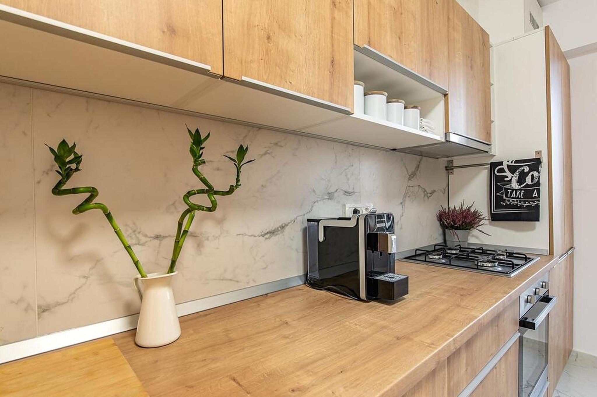 Apartment with Terrace - Photo 18