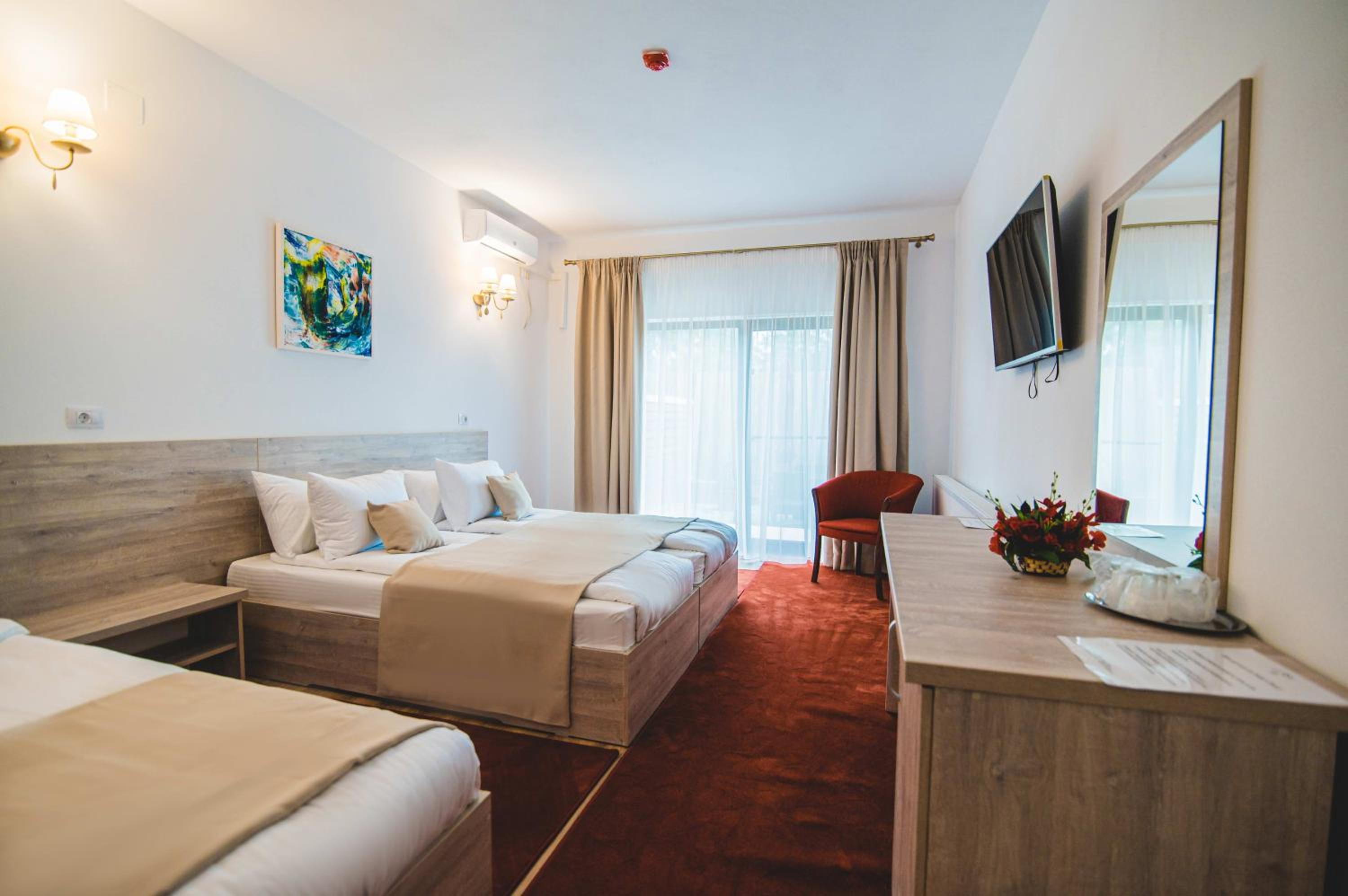 Triple Room with Balcony - Photo 10