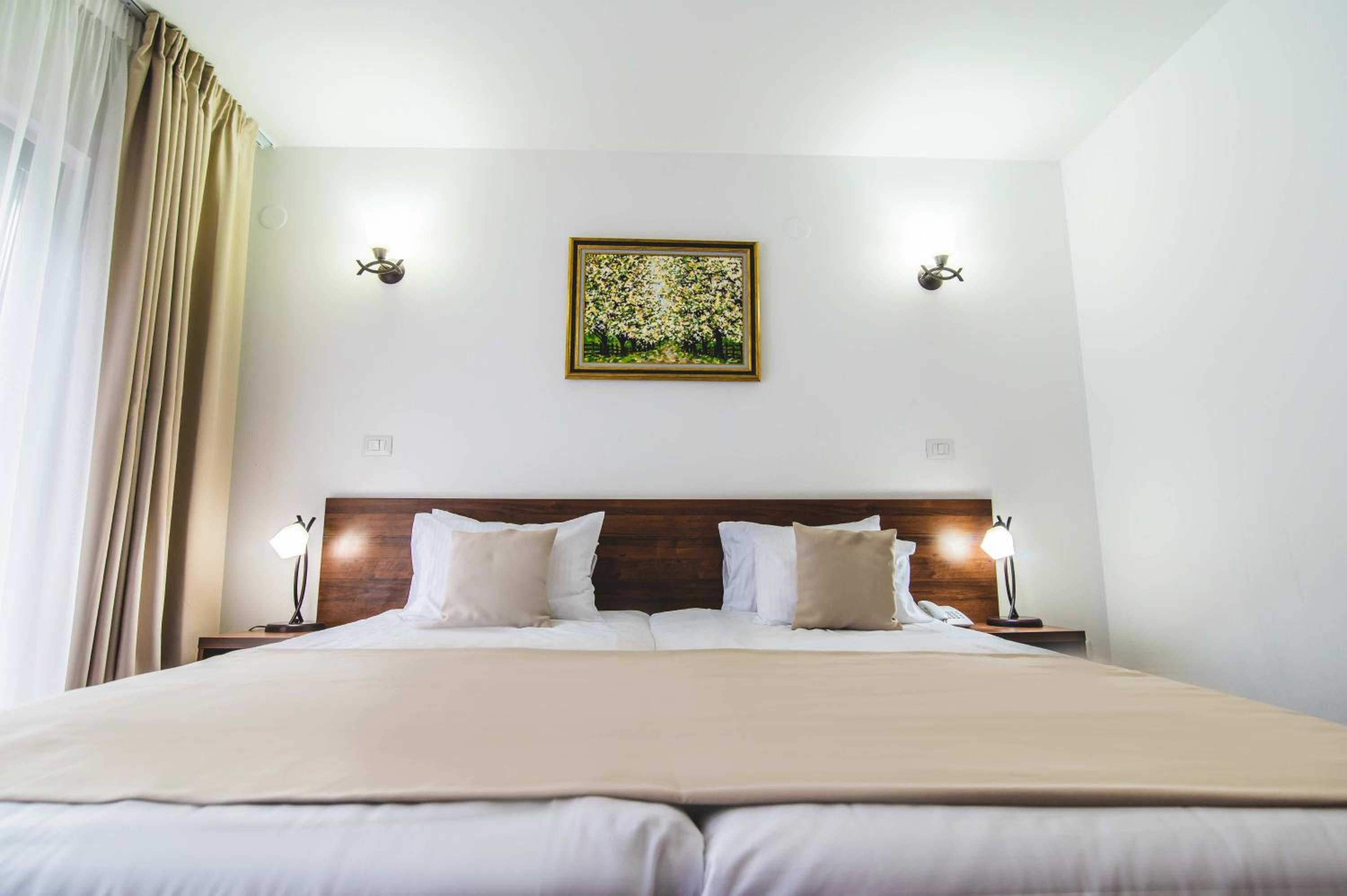 Superior Double or Twin Room with Balcony Building A - Photo 5
