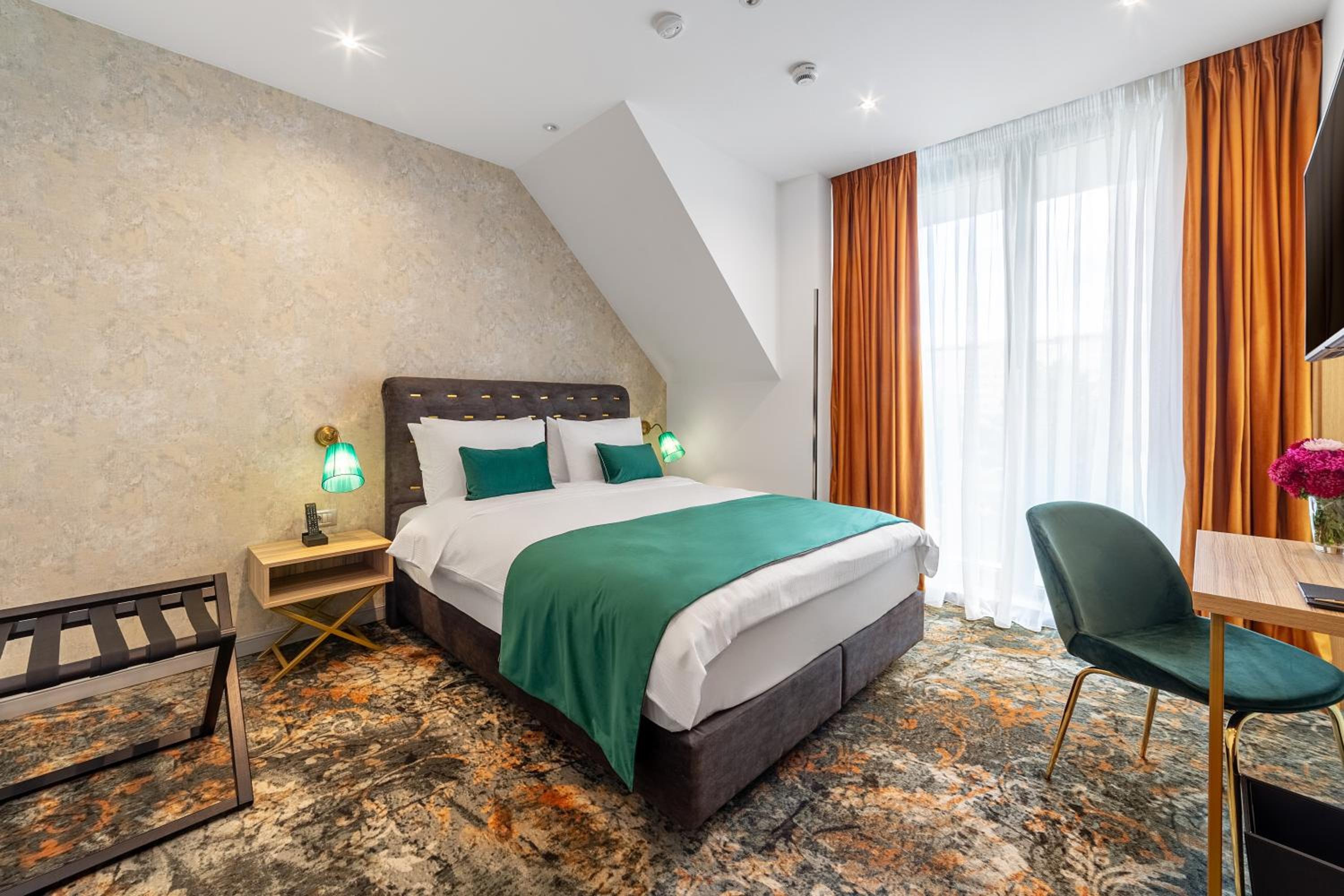 Queen Room - Photo 1