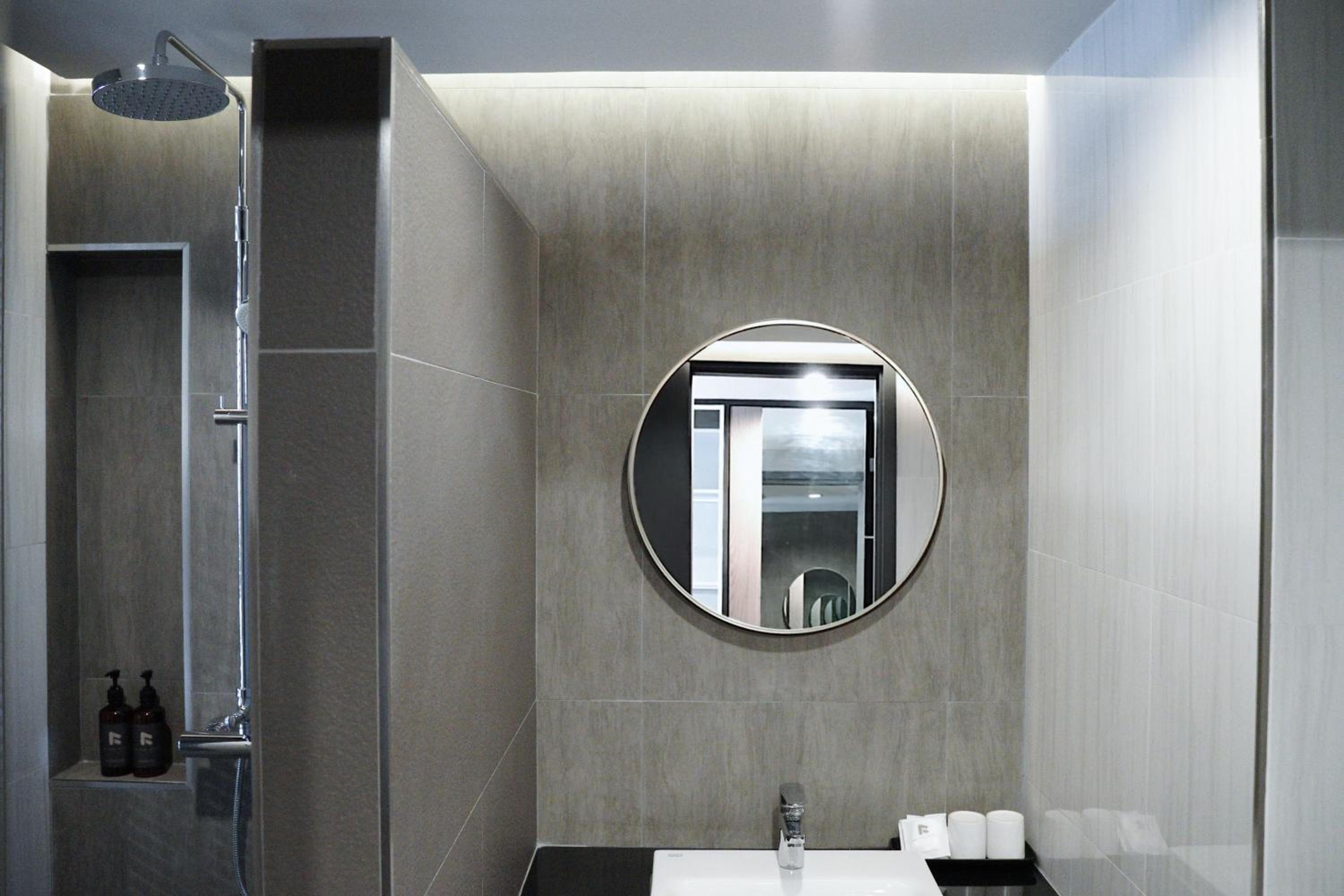 Deluxe Twin Room - Photo 12