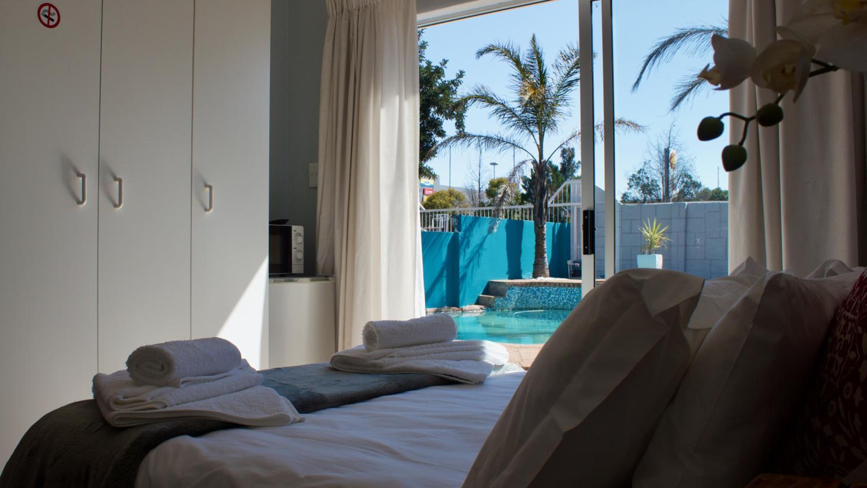 Double Room with Pool View photo 1