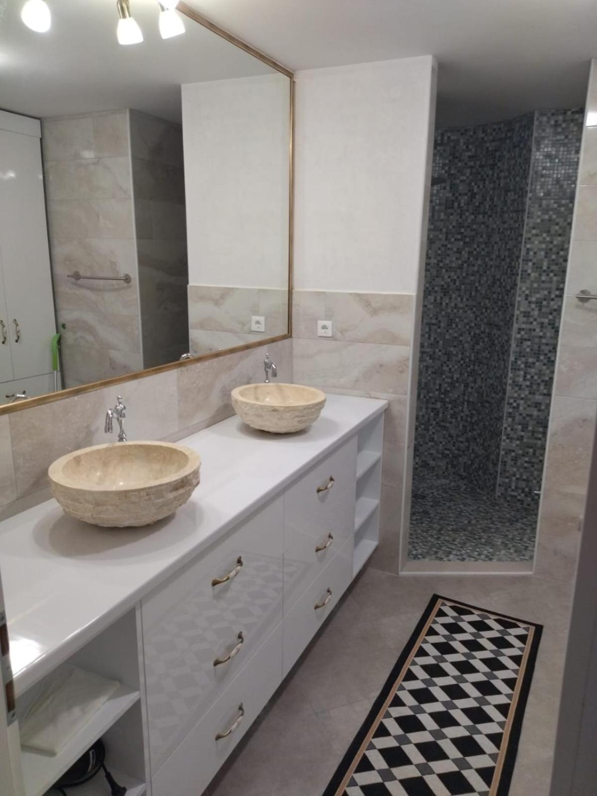 Duplex Suite - Photo 2