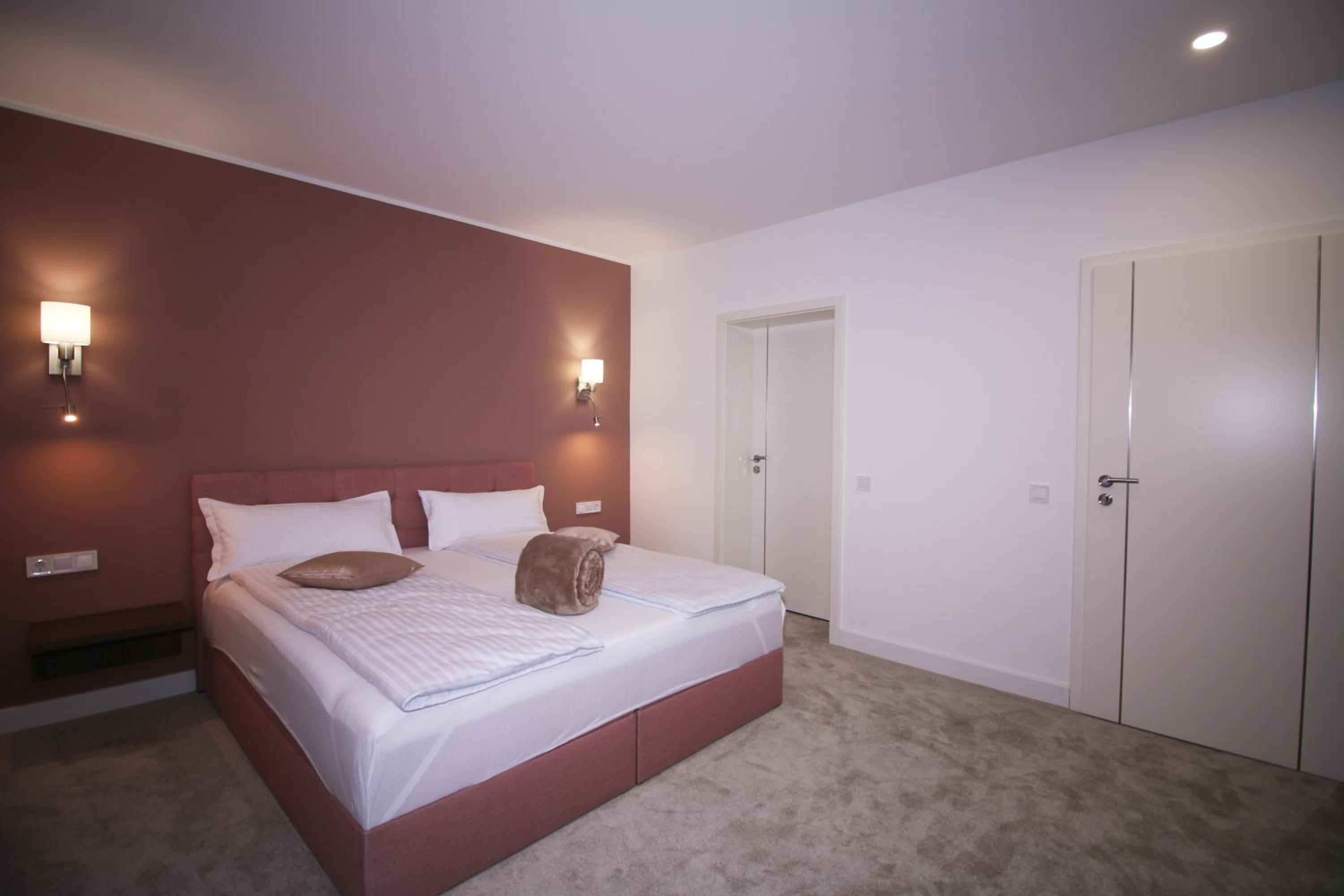 Double Room - Photo 14