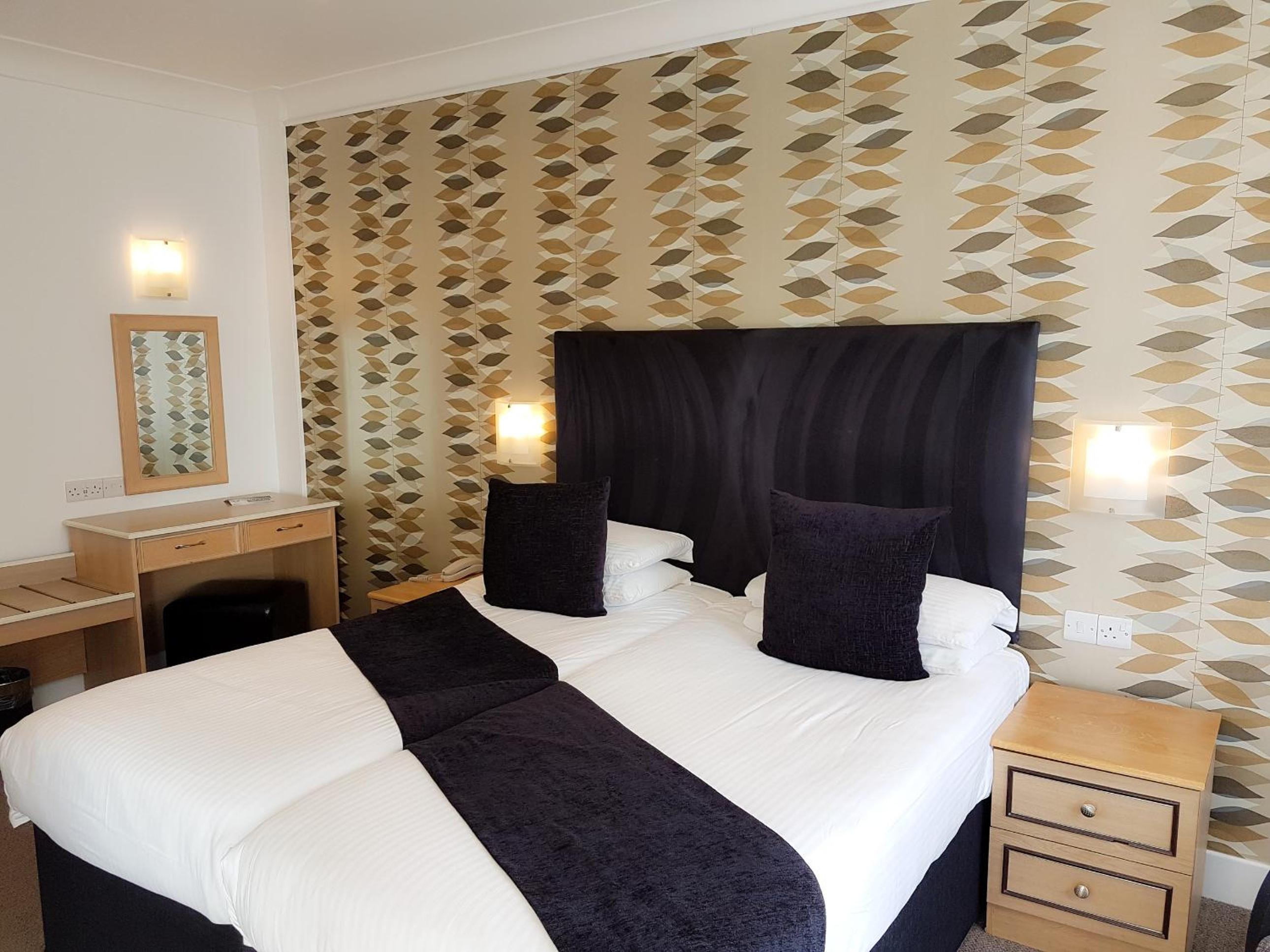Standard King or Twin Room - Photo 8