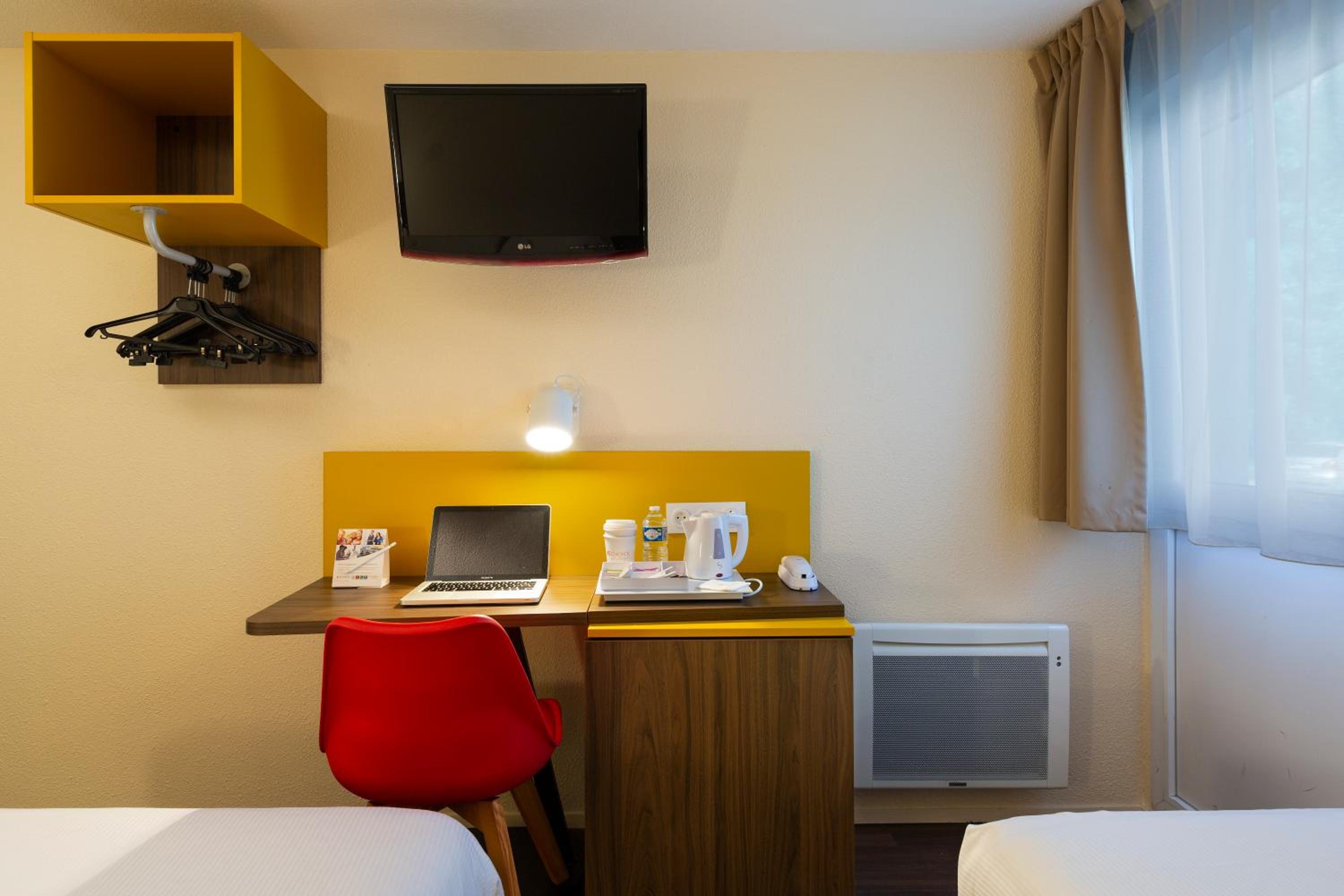 Twin Room - Photo 6