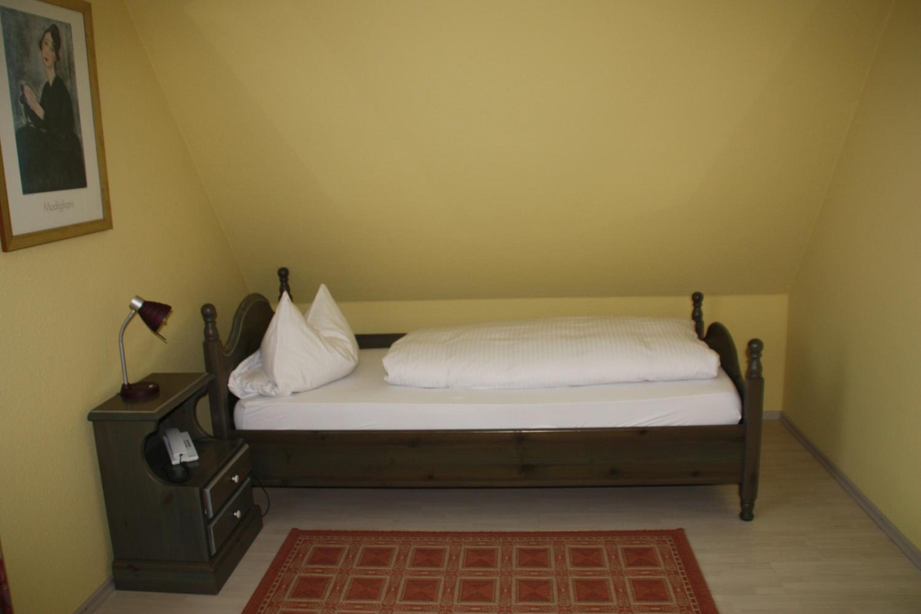 Single Room photo 2