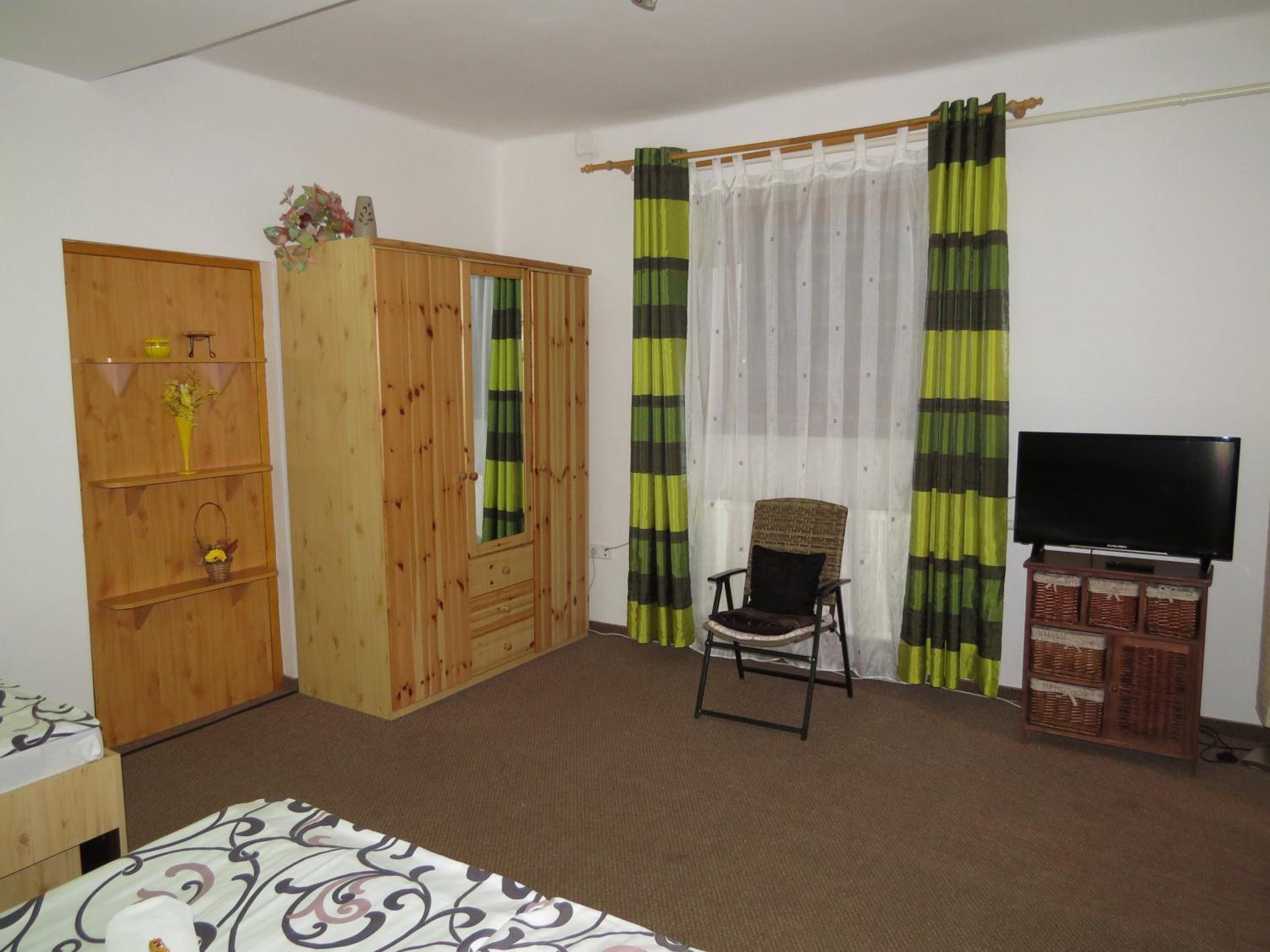 One-Bedroom Apartment photo 3