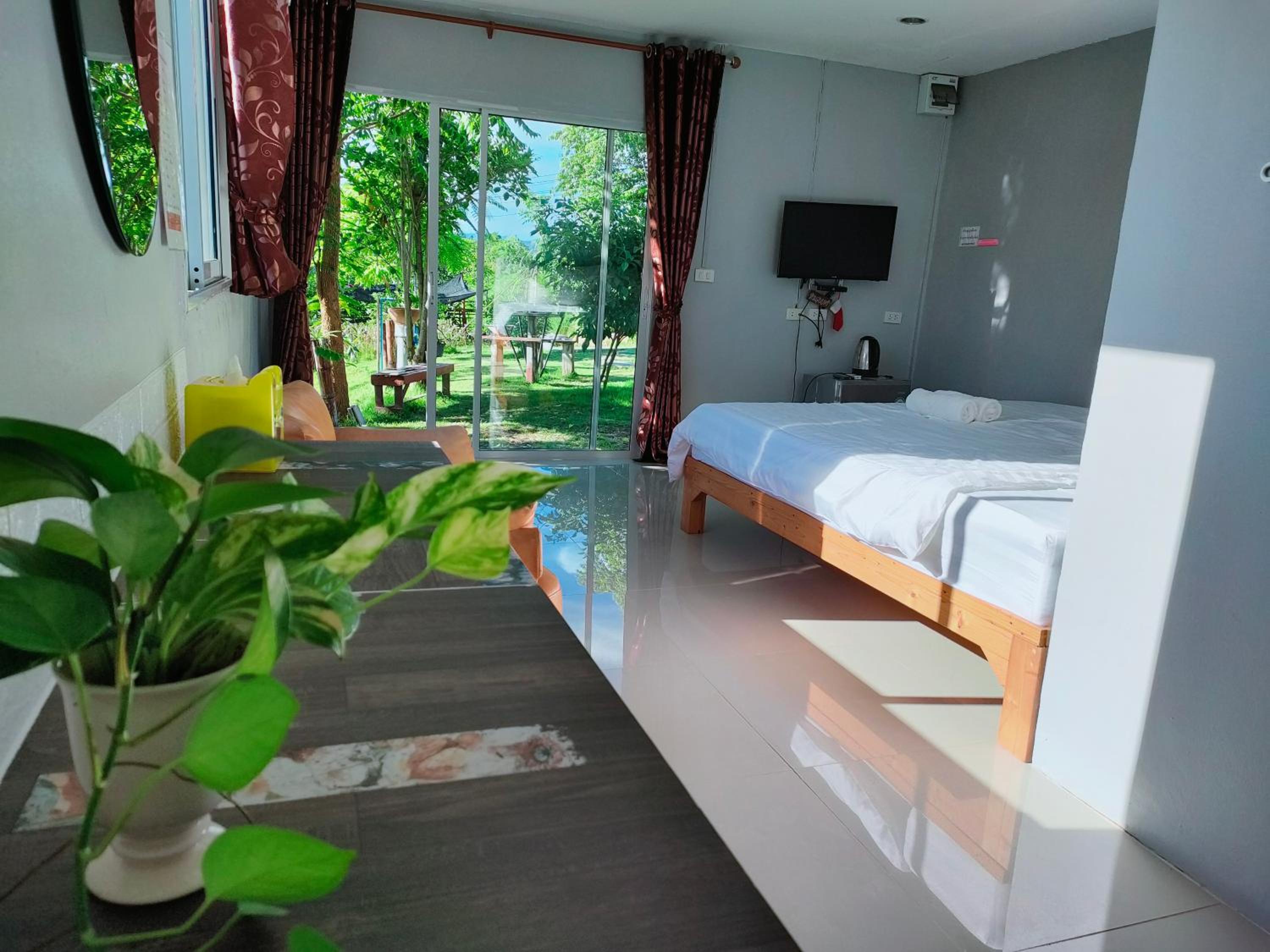 Double Room with View - Photo 6