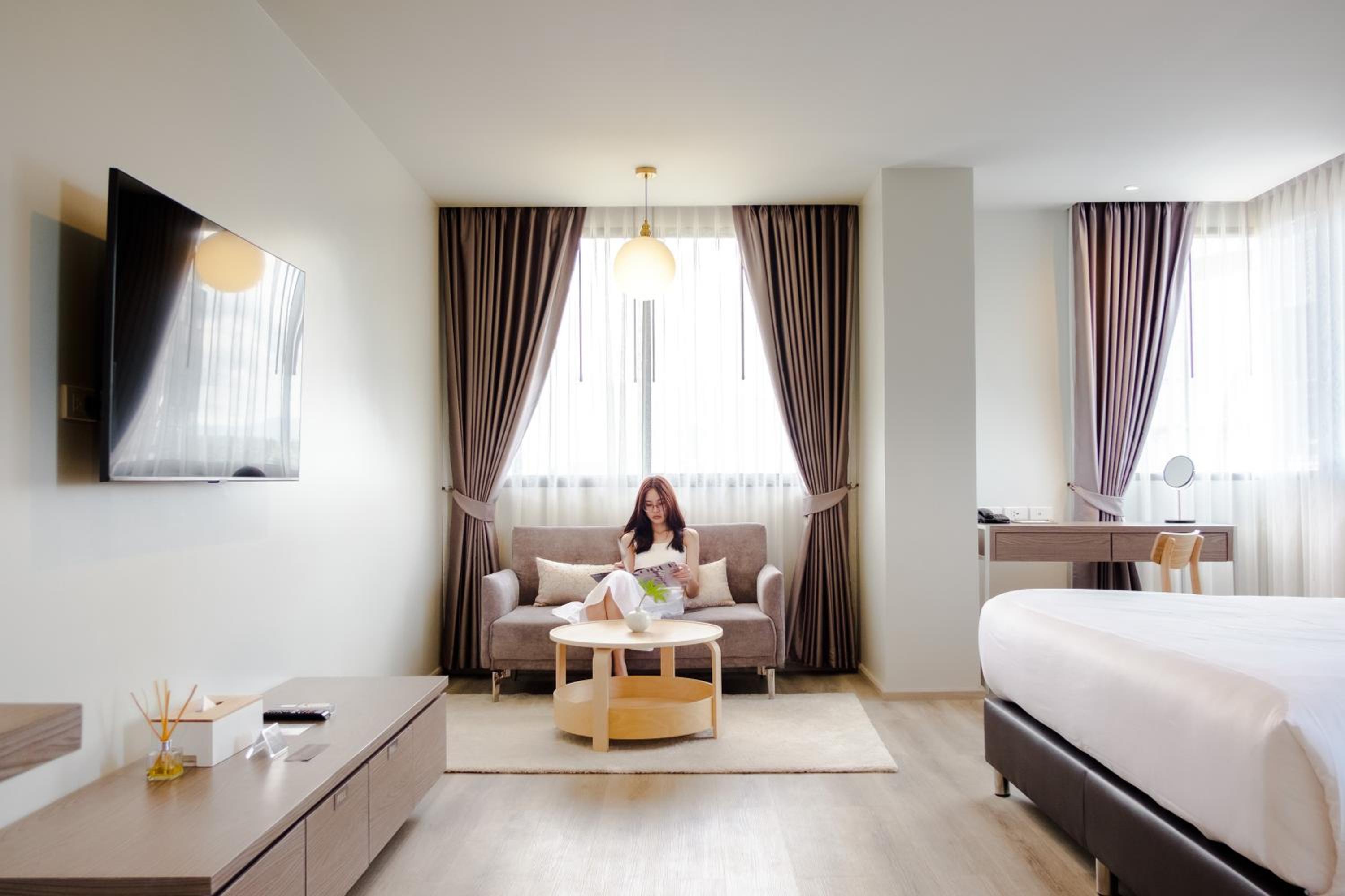 Corner Suites - Photo 5