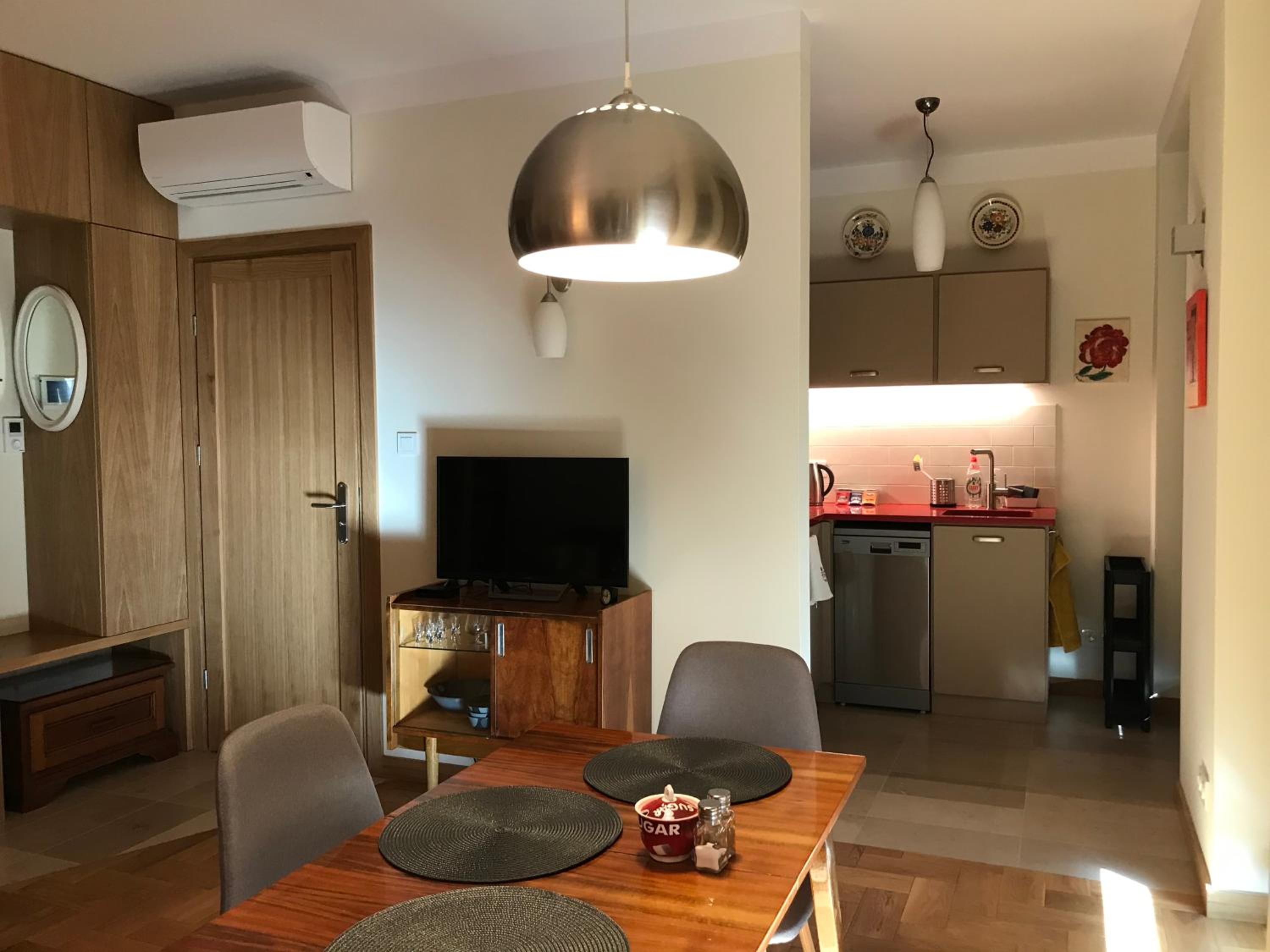 One-Bedroom Apartment - Photo 10