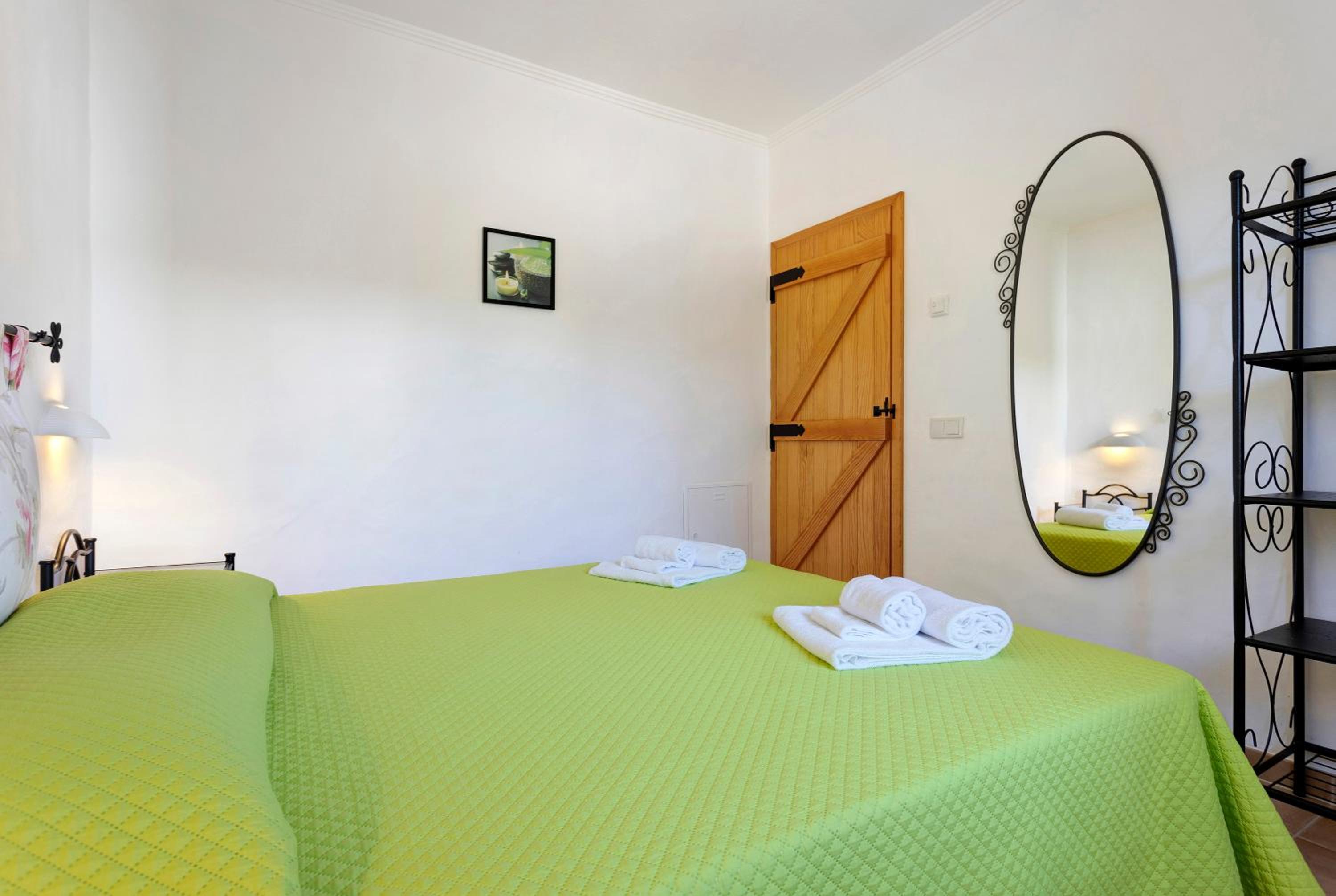 One-Bedroom House - Photo 17