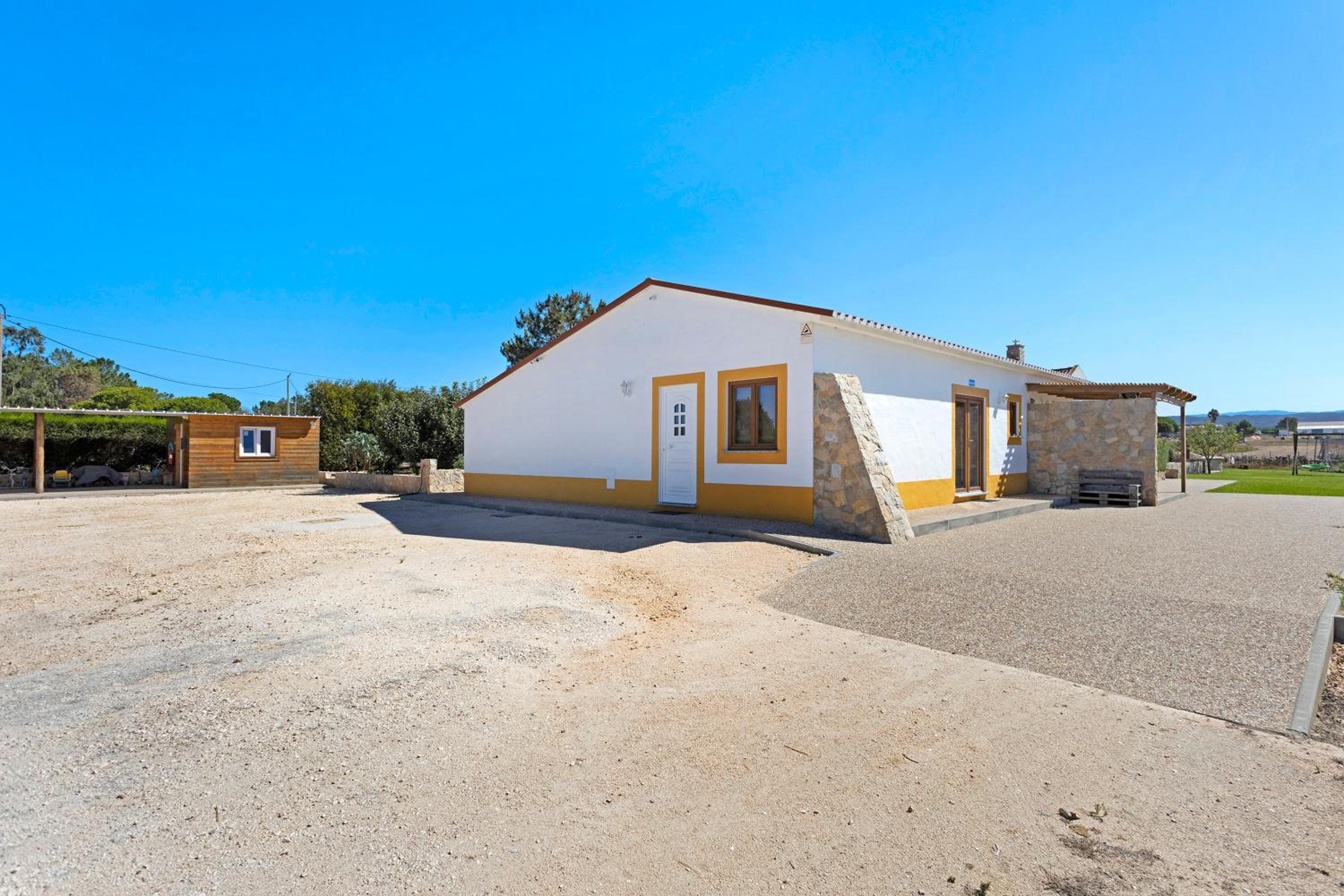 One-Bedroom House - Photo 11