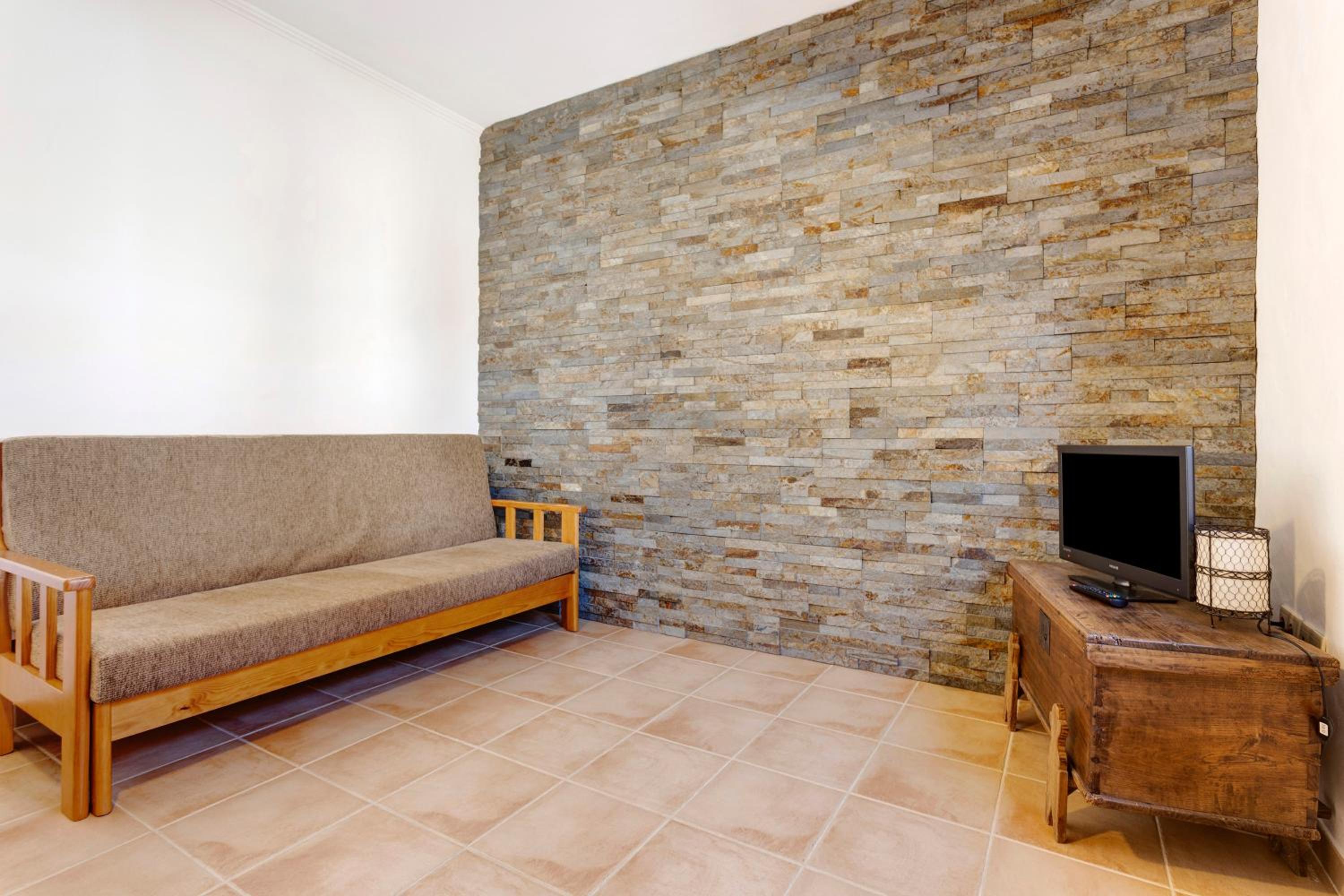 One-Bedroom House - Photo 22