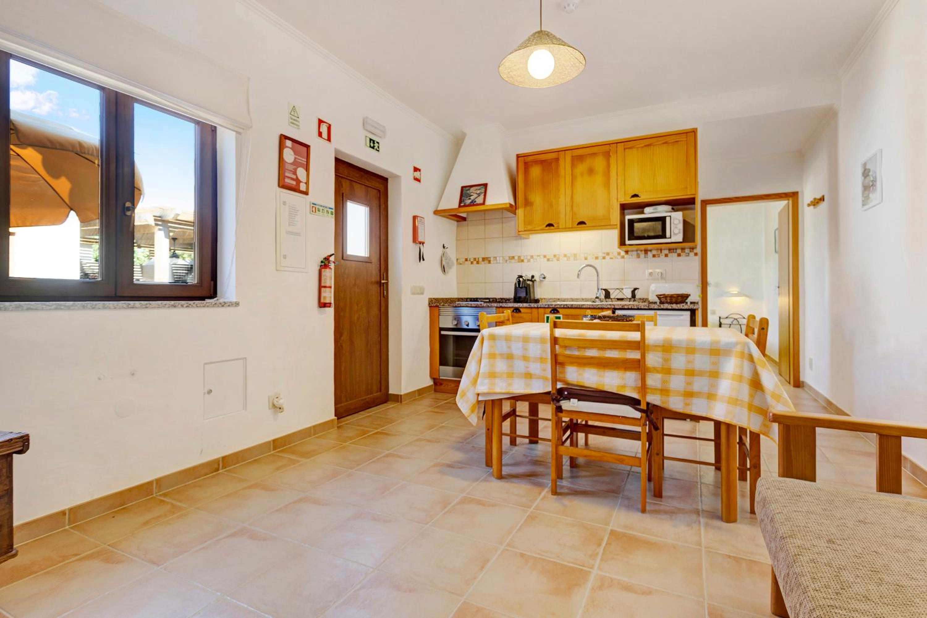 One-Bedroom House - Photo 19