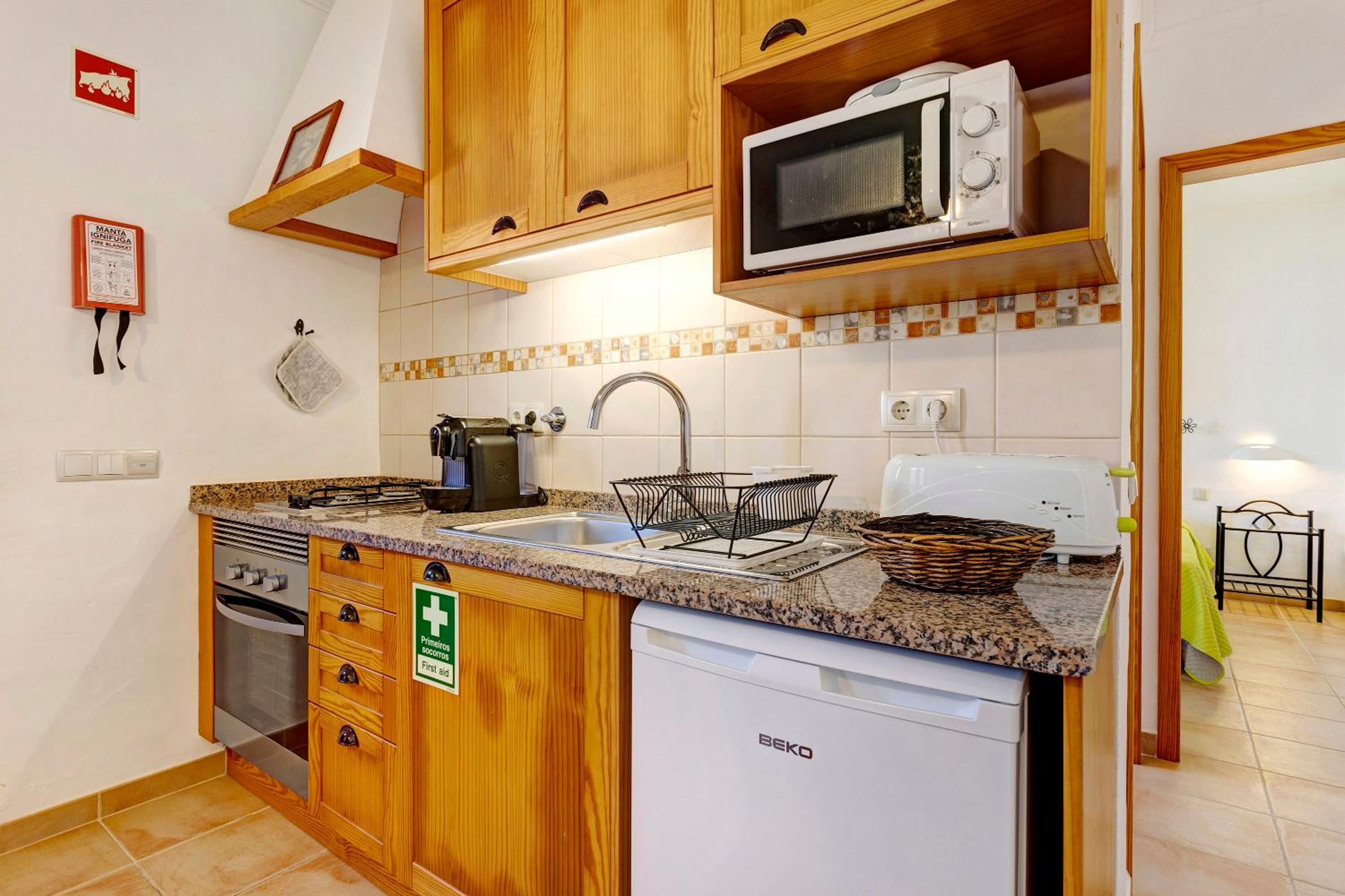 One-Bedroom House - Photo 21
