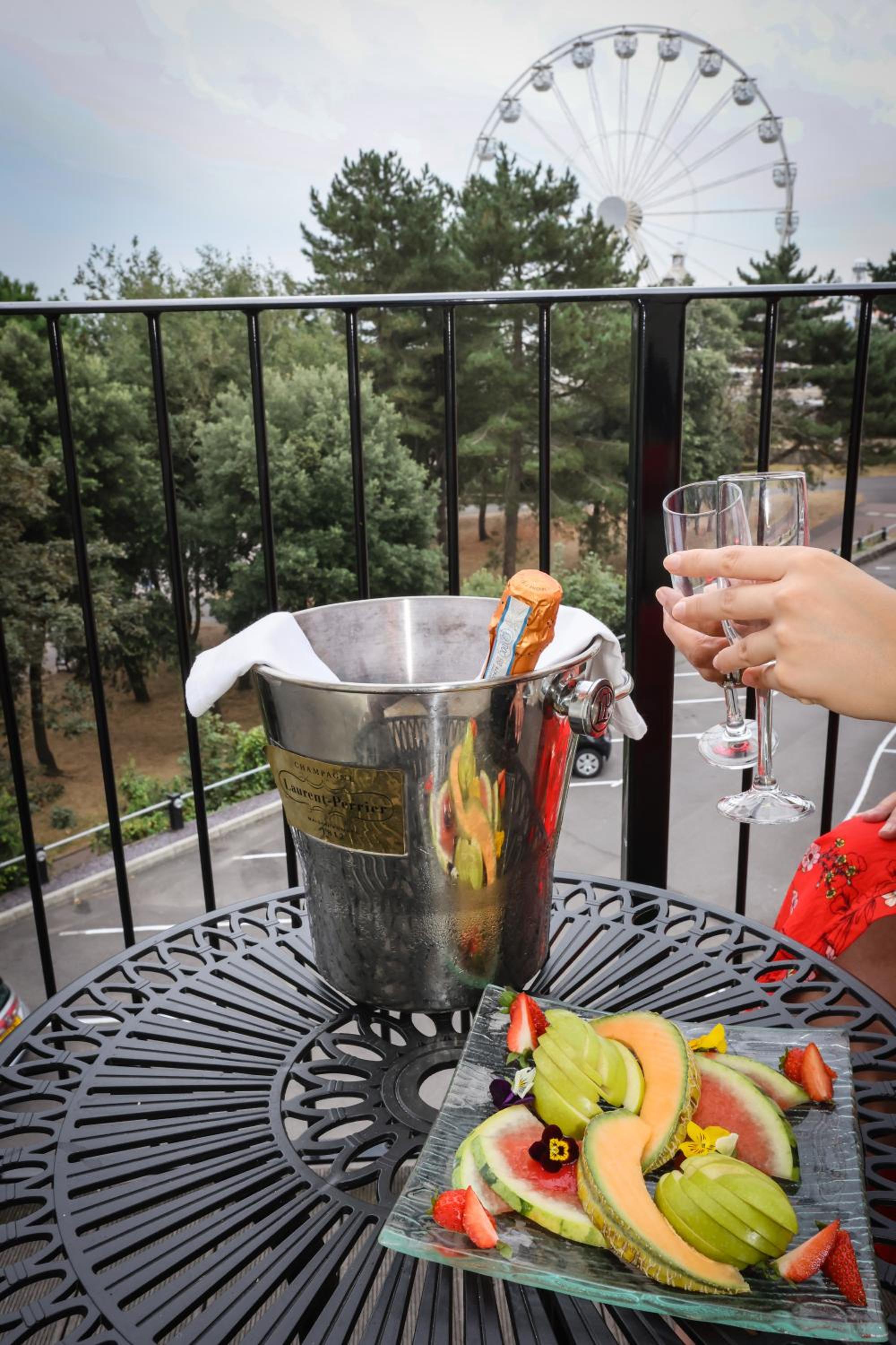 Suite with Sea View - Photo 3