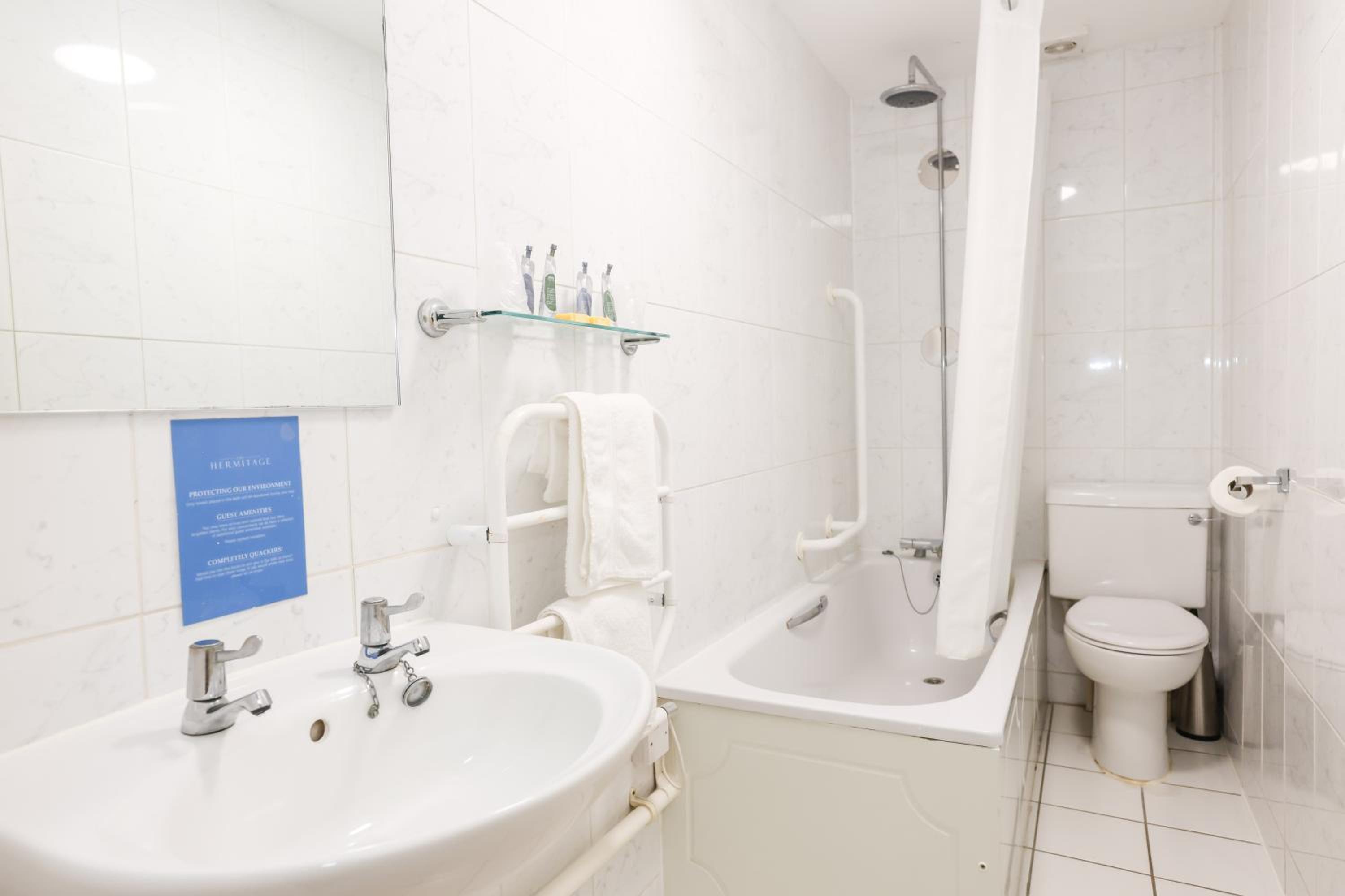Double Room - Photo 8
