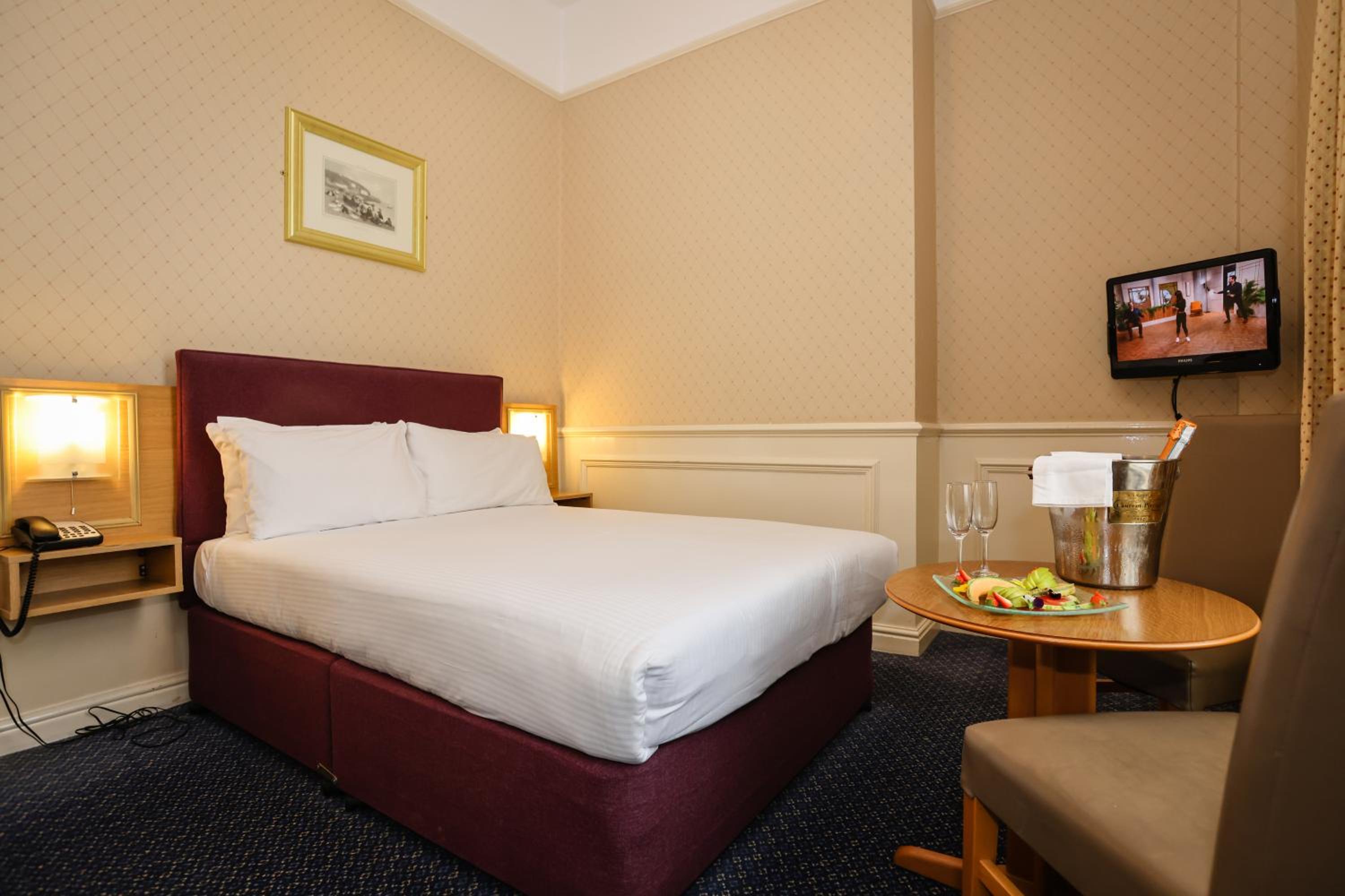 Double Room - Photo 2
