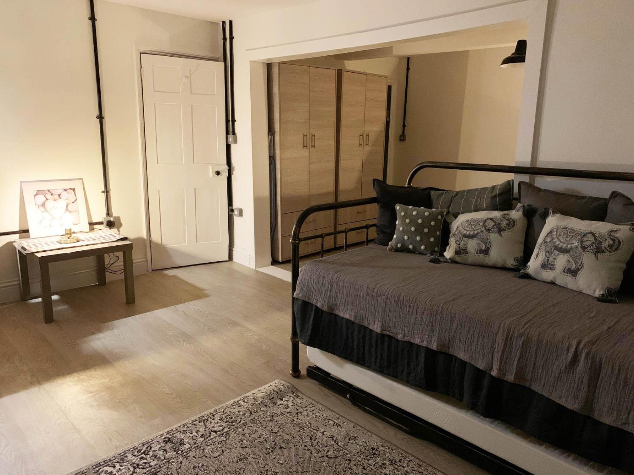 Deluxe Apartment photo 2