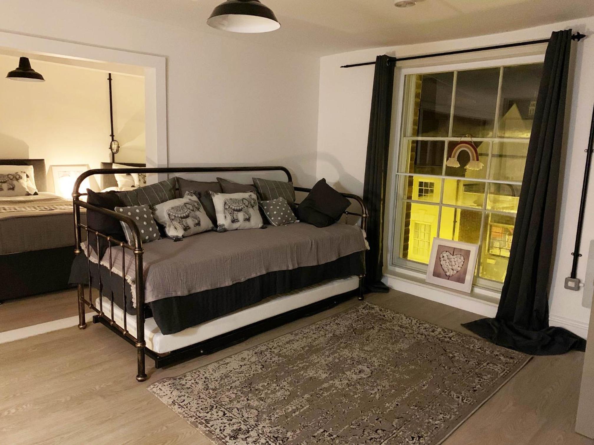 Deluxe Apartment photo 1
