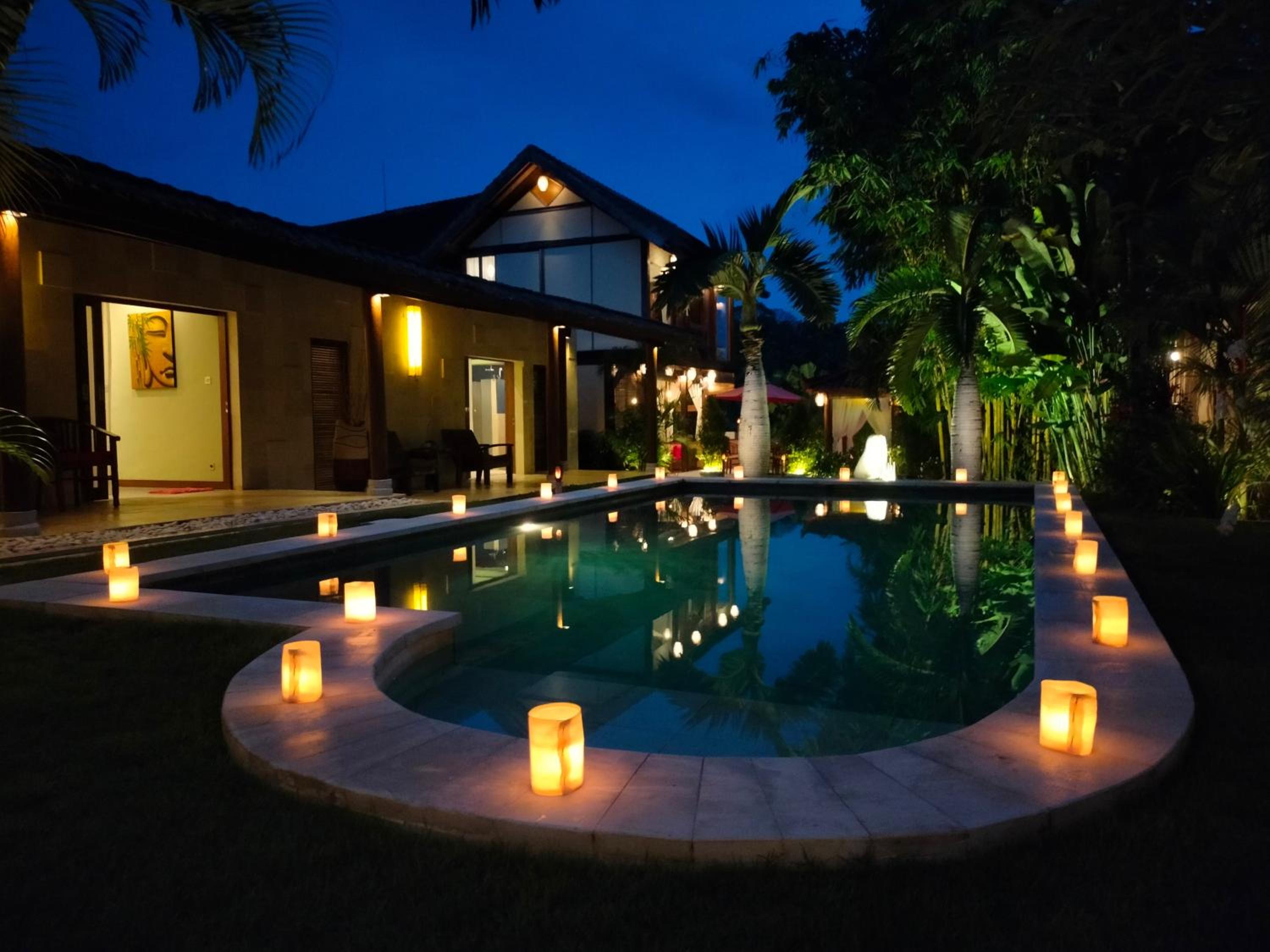 Double Room with Pool View - Photo 12