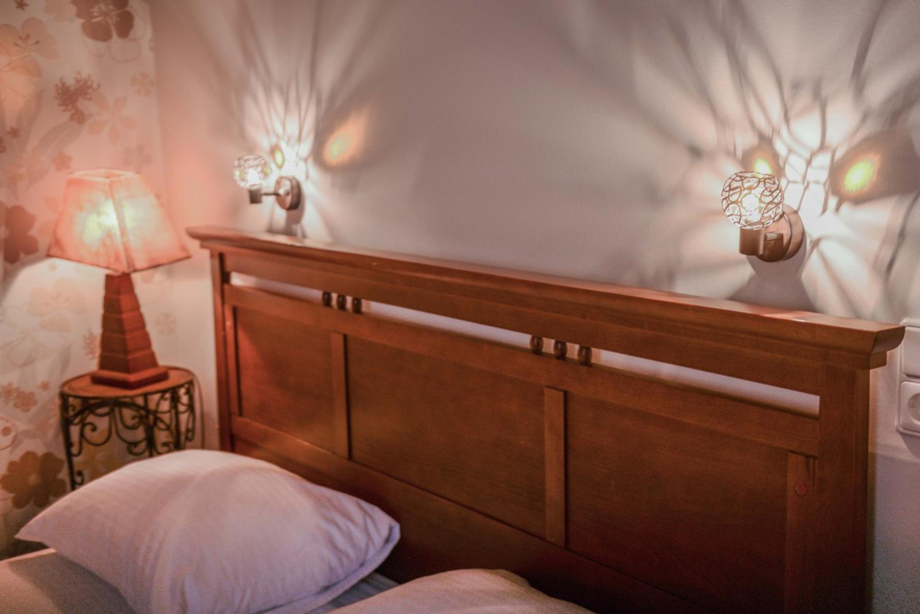 Bed & Sleeping Area