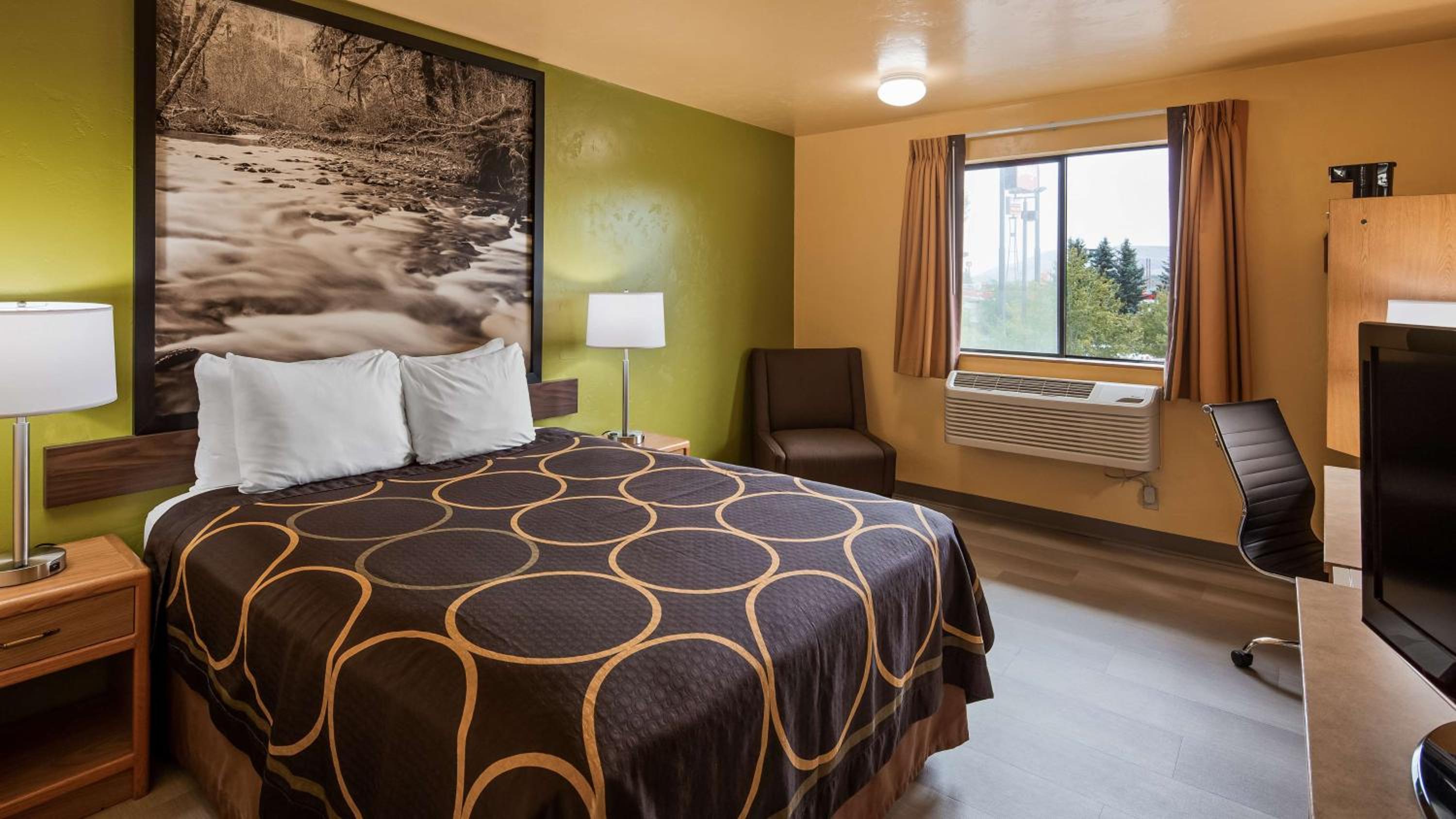 Queen Room - Mobility Access - Photo 1