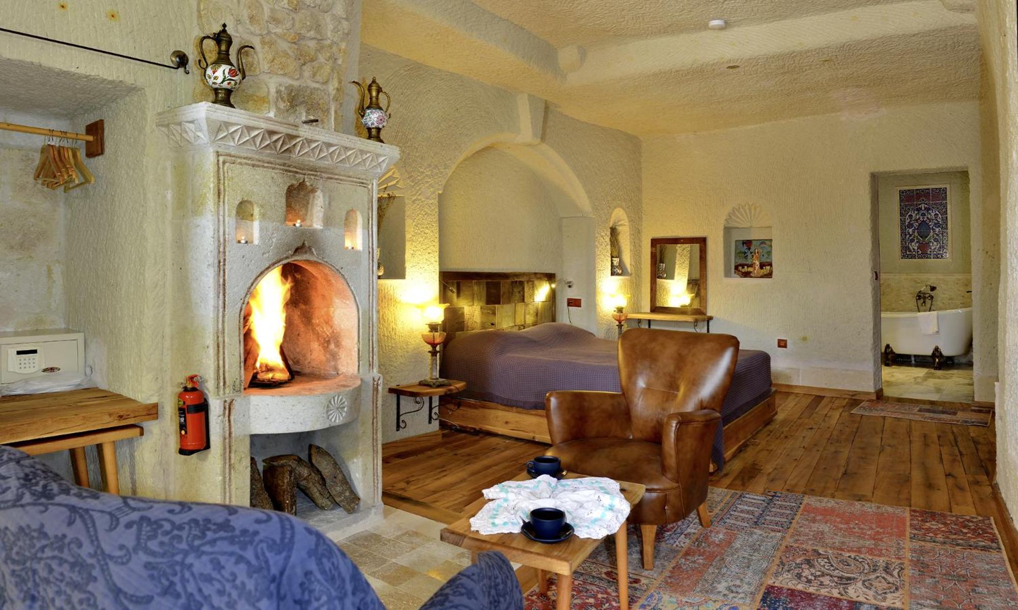 Suite with Mountain View - Photo 4