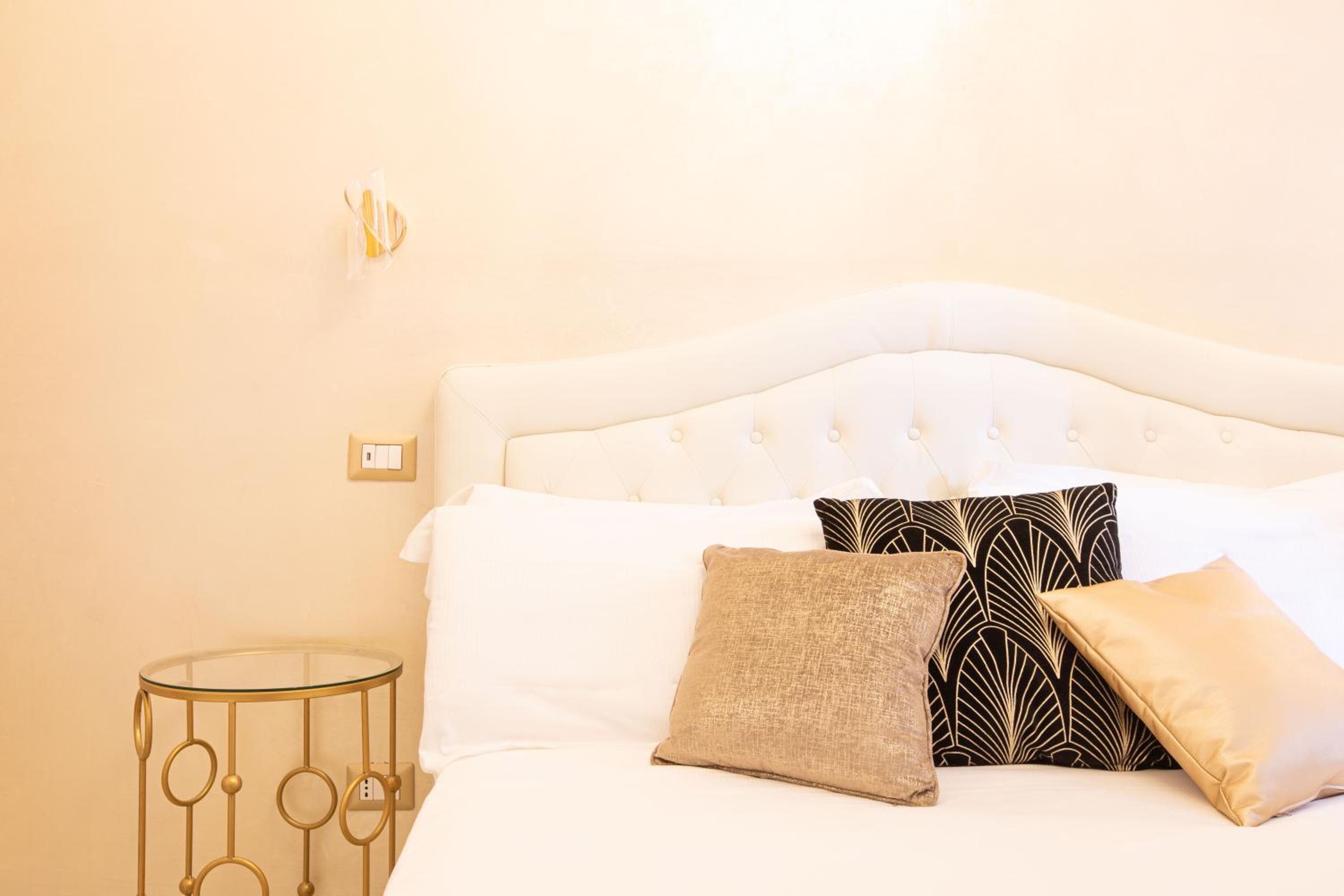 Deluxe Double Room photo 3