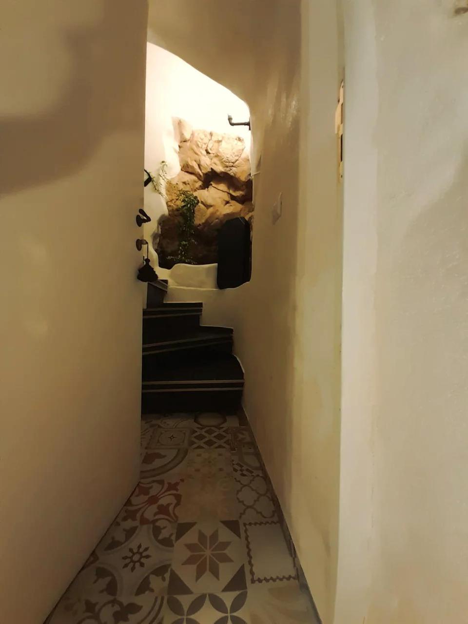 One-Bedroom House - Photo 27