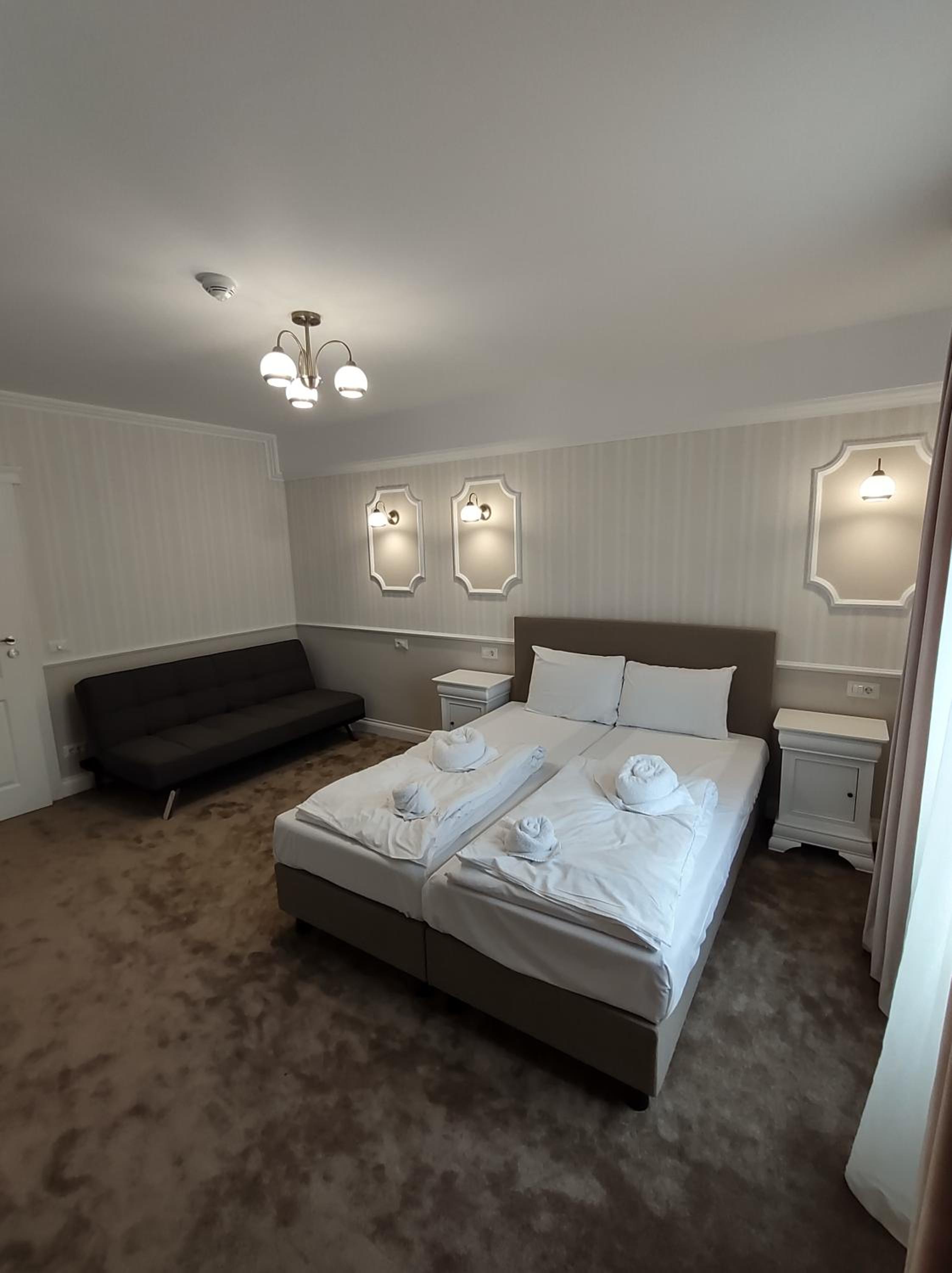 Family Room - Photo 2