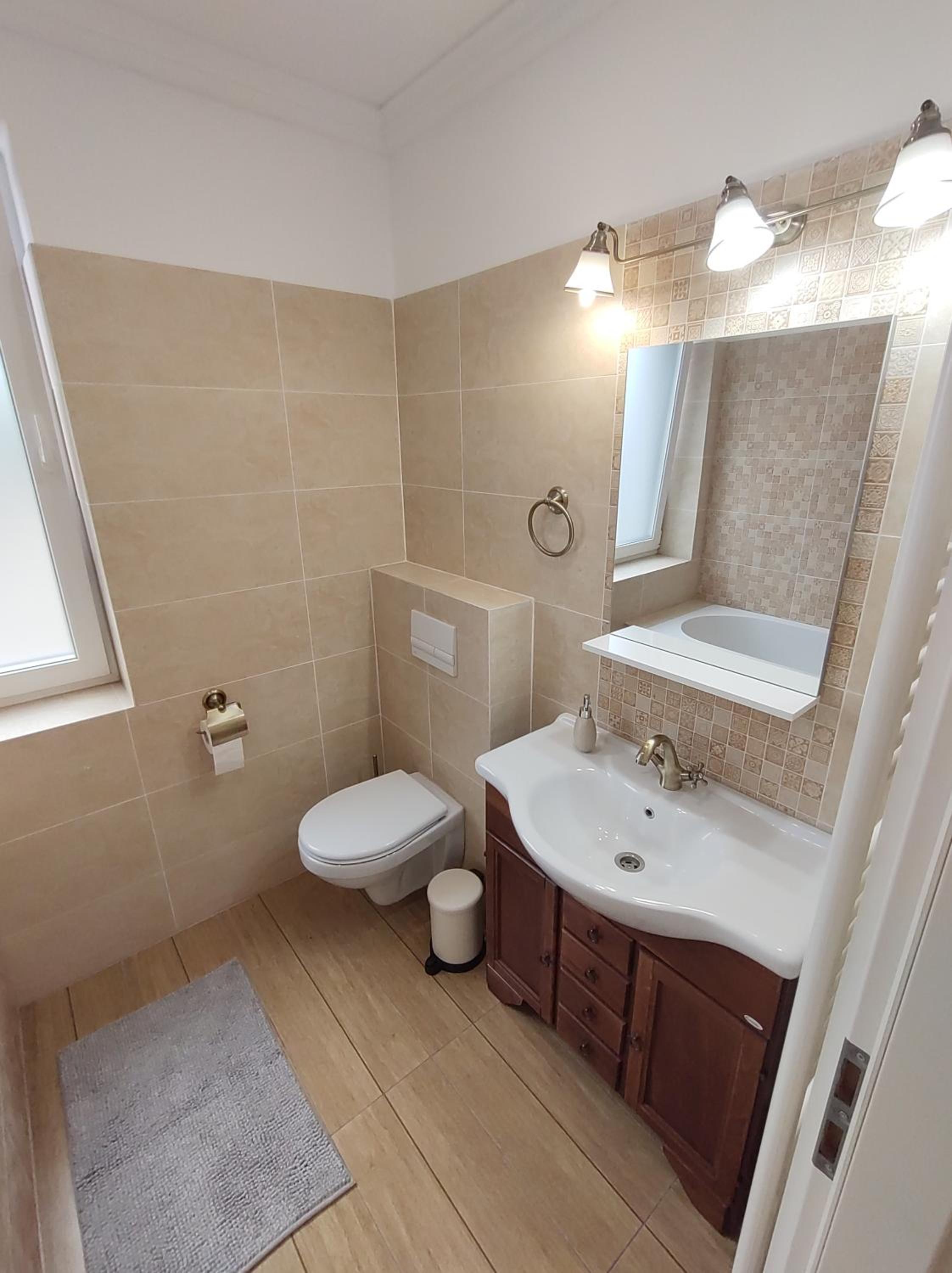 Double Room - Photo 13
