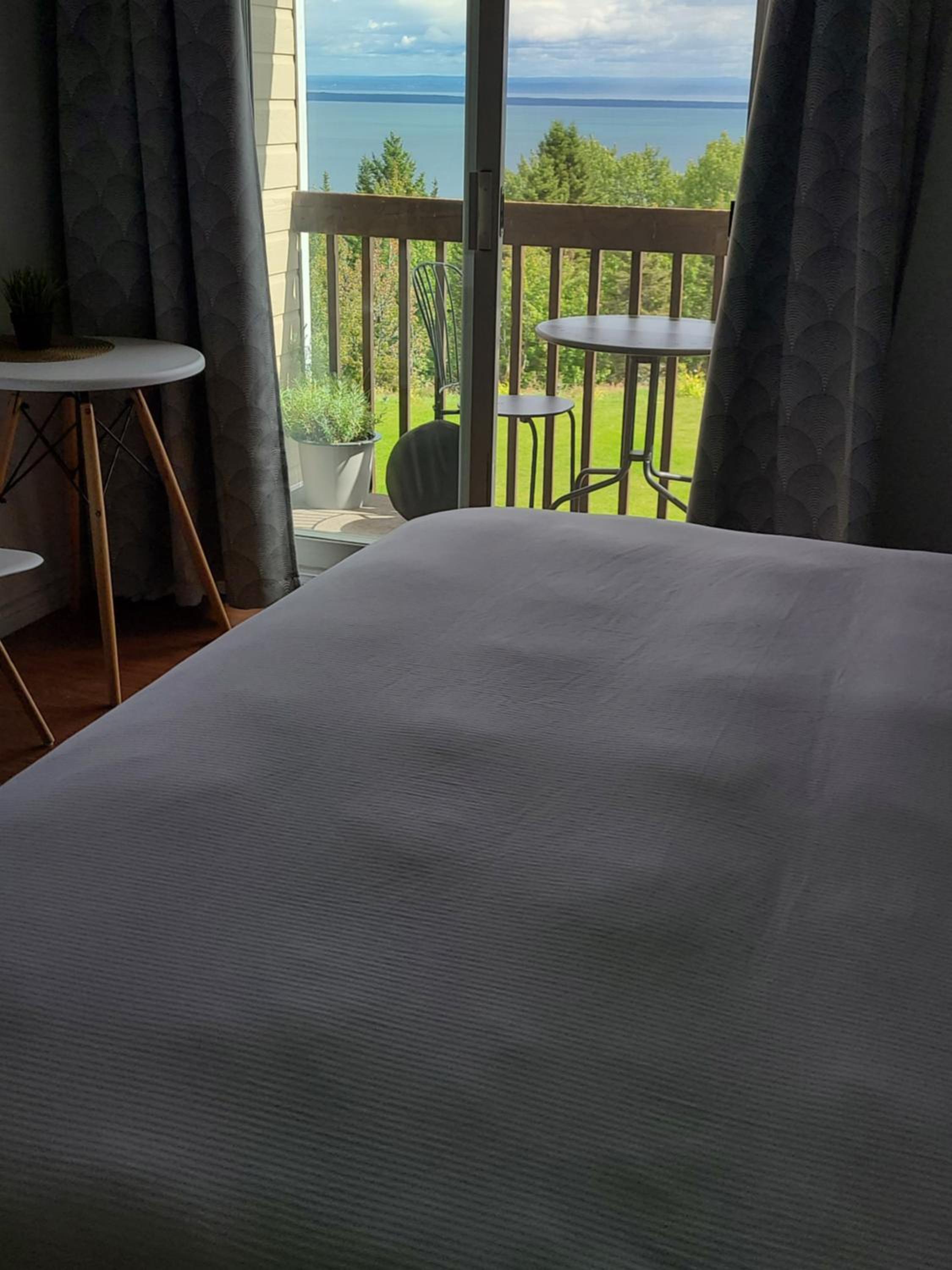 King Suite with Balcony - Photo 2