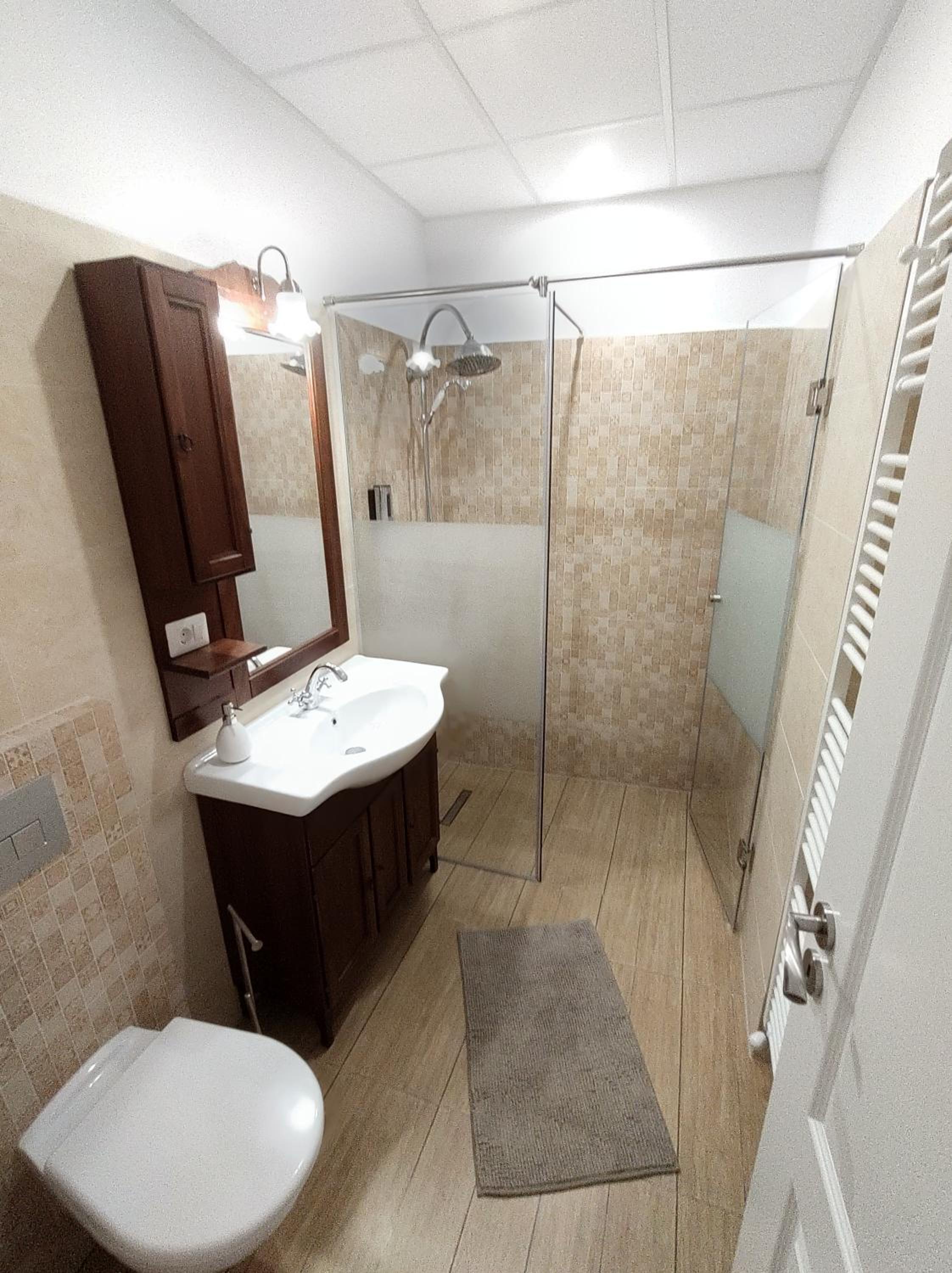 Double Room - Photo 7