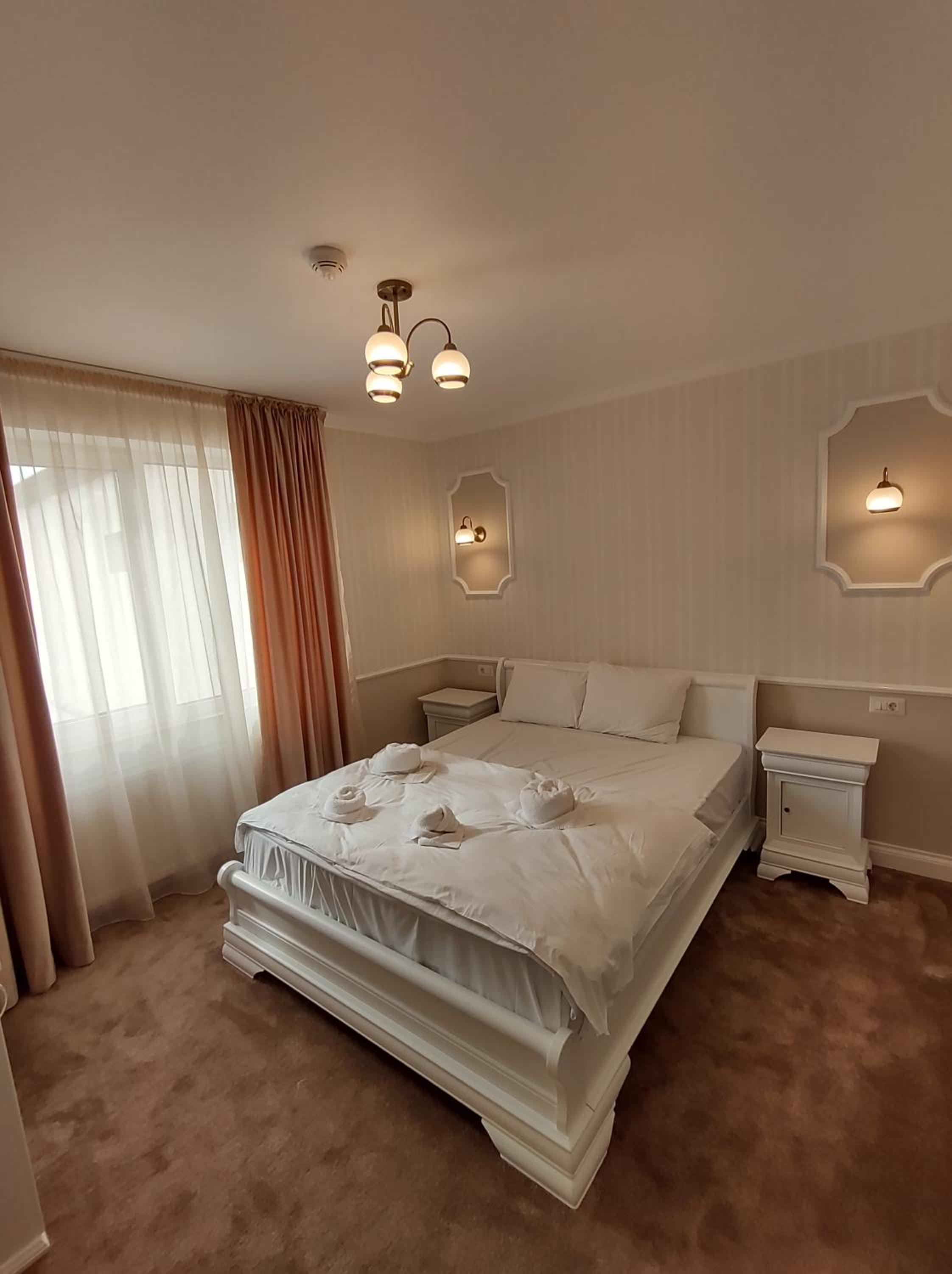 Double Room - Photo 6