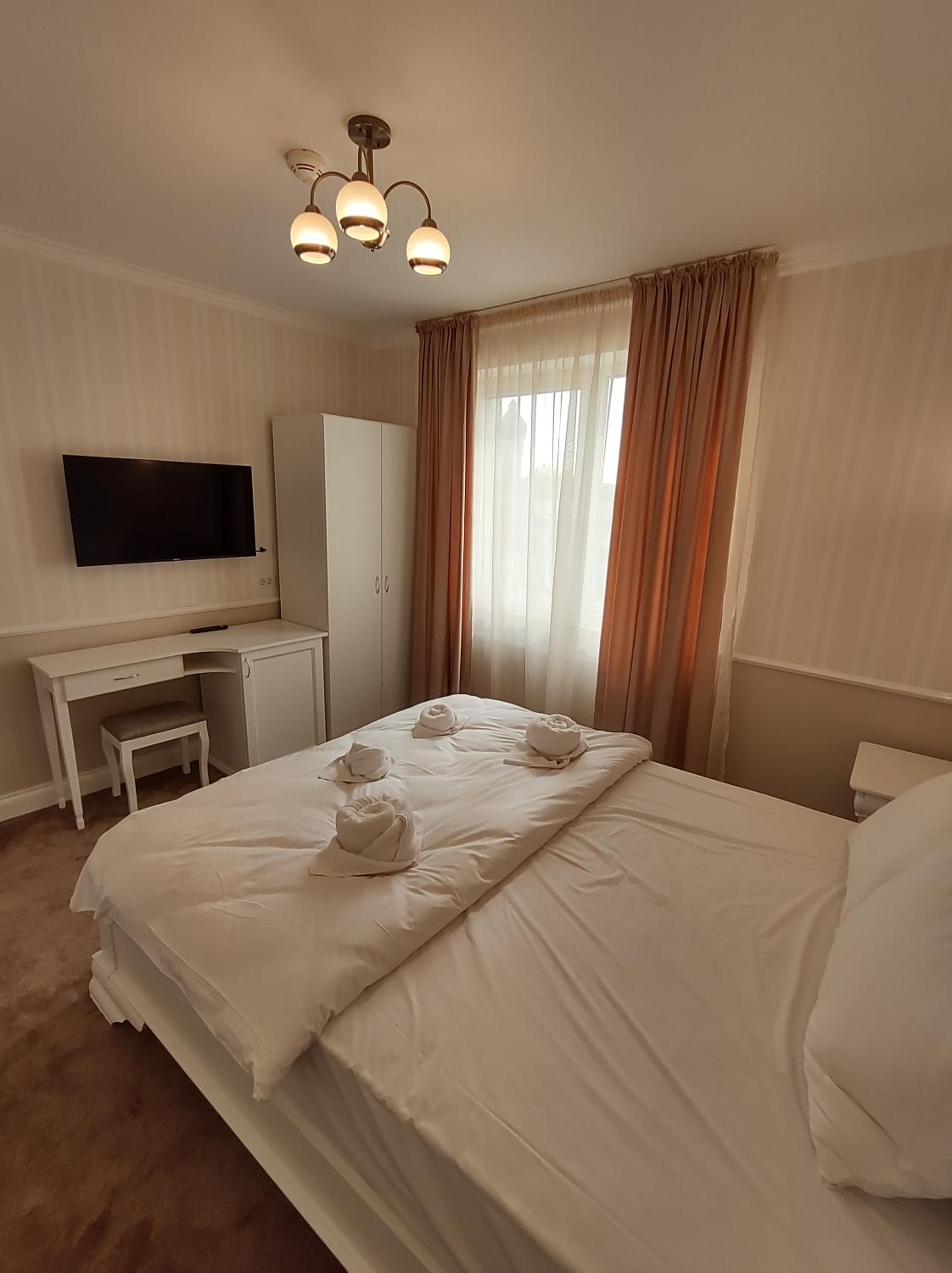 Double Room - Photo 5