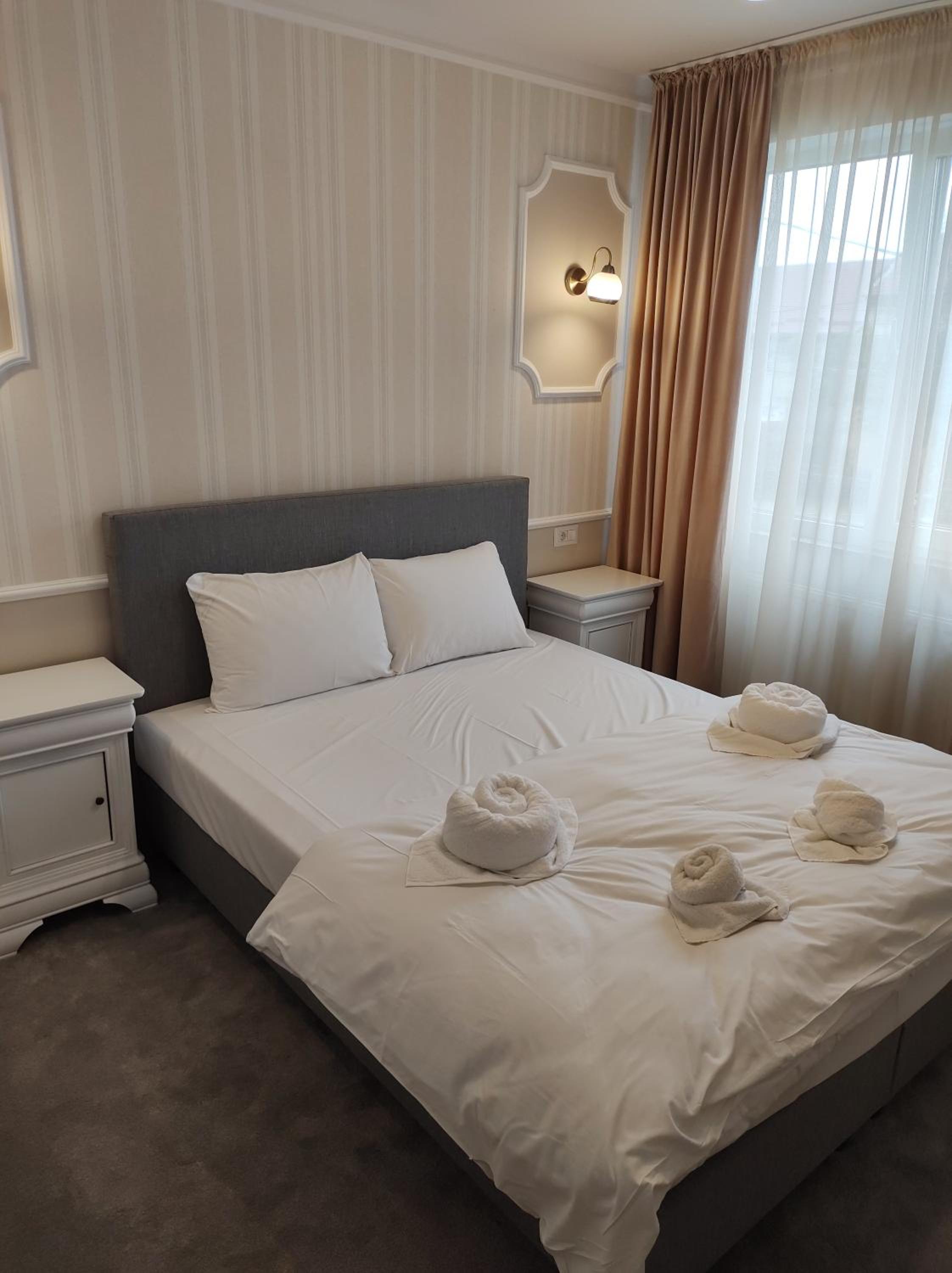 Double Room - Photo 4