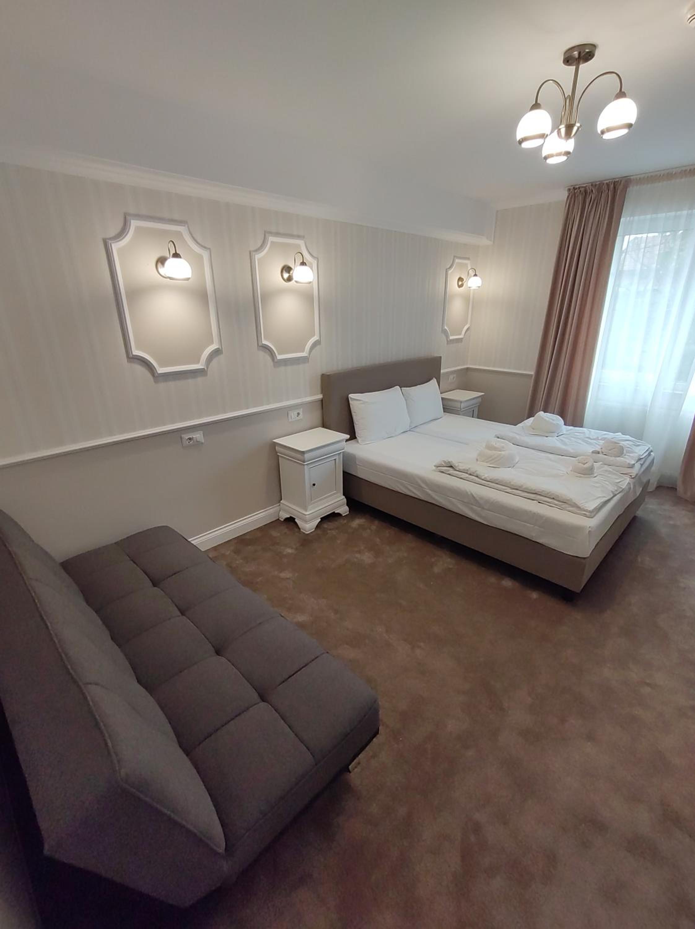 Family Room - Photo 7