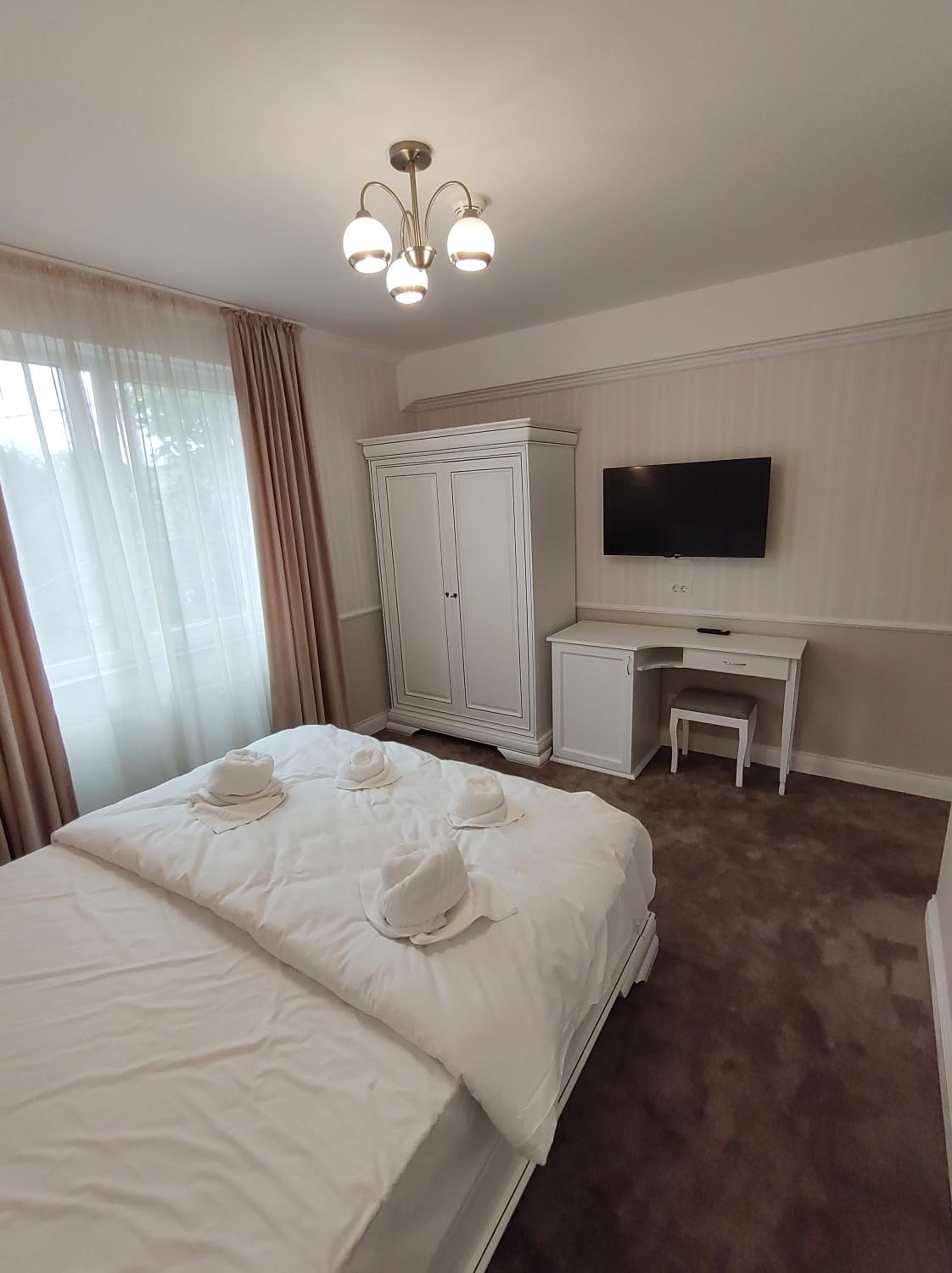 Double Room - Photo 3