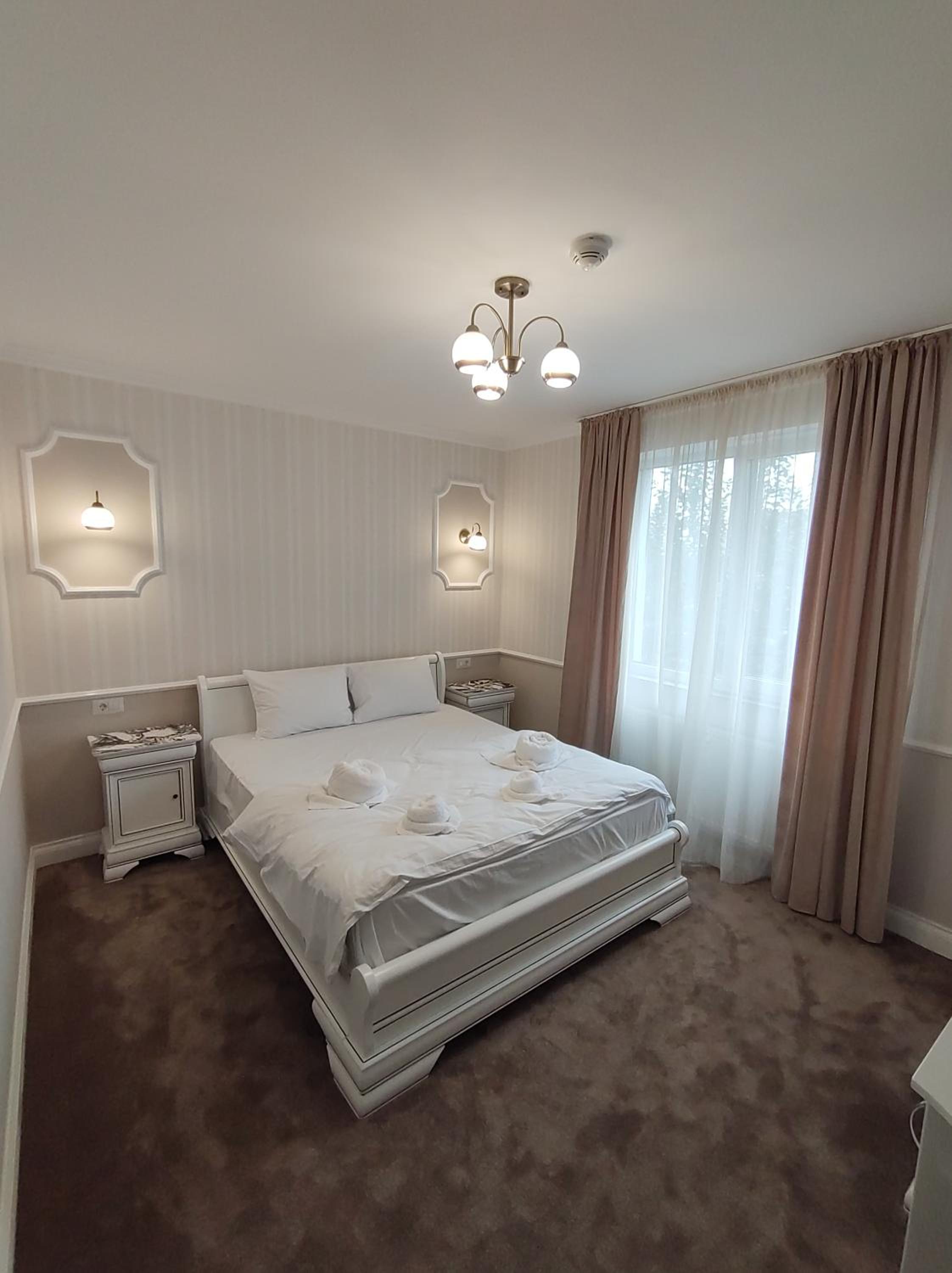 Double Room - Photo 12