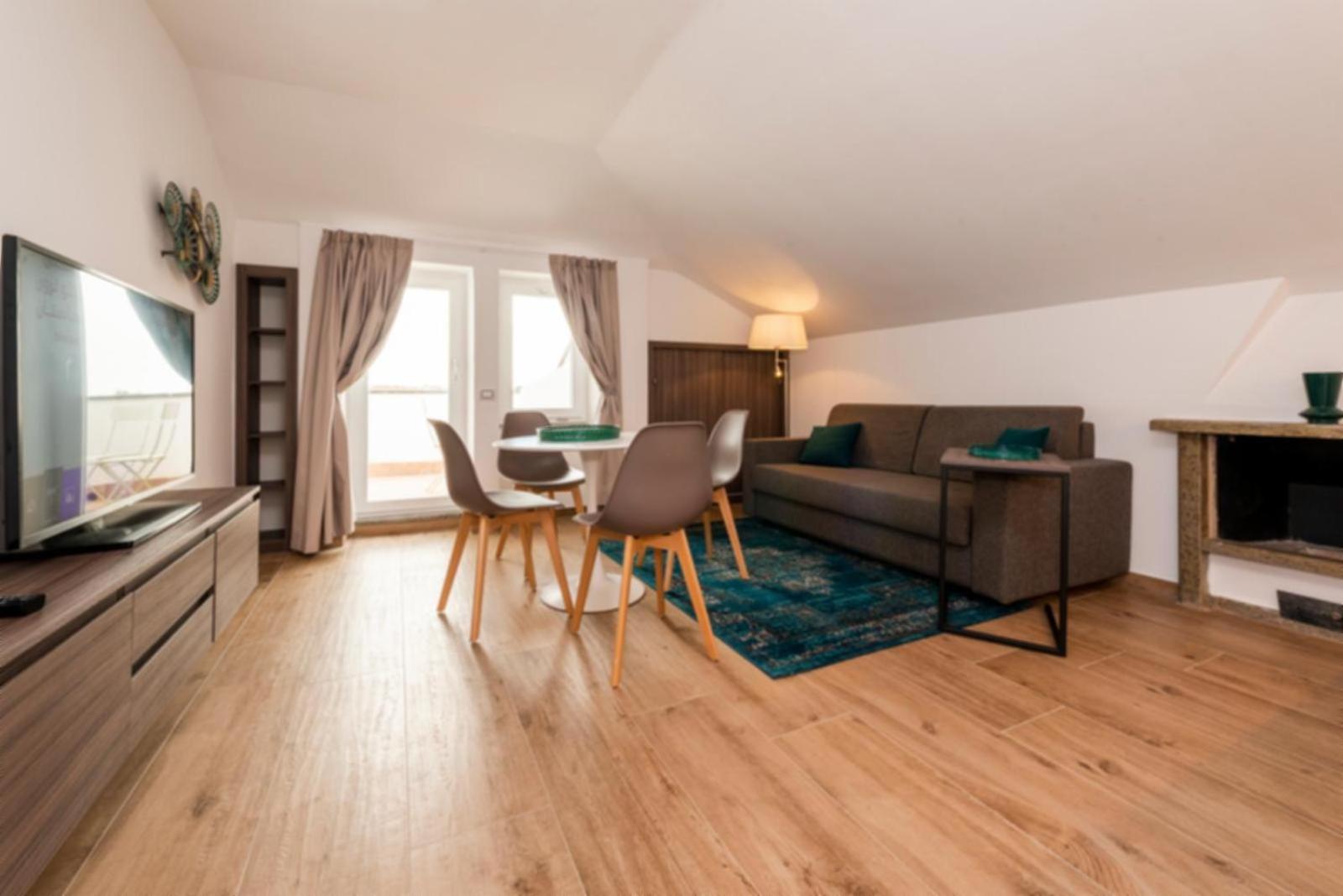 Apartment with Terrace photo 3