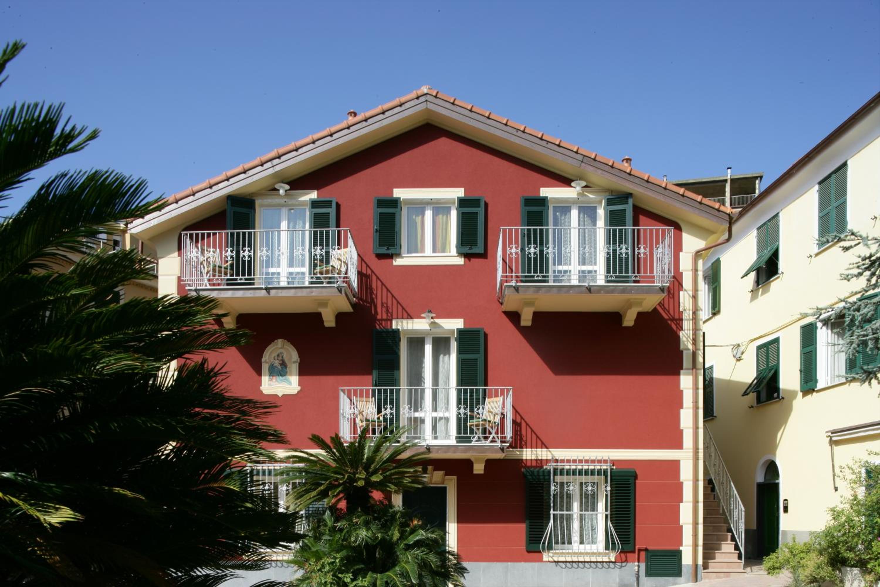 Two-Bedroom Apartment with Balcony photo 2