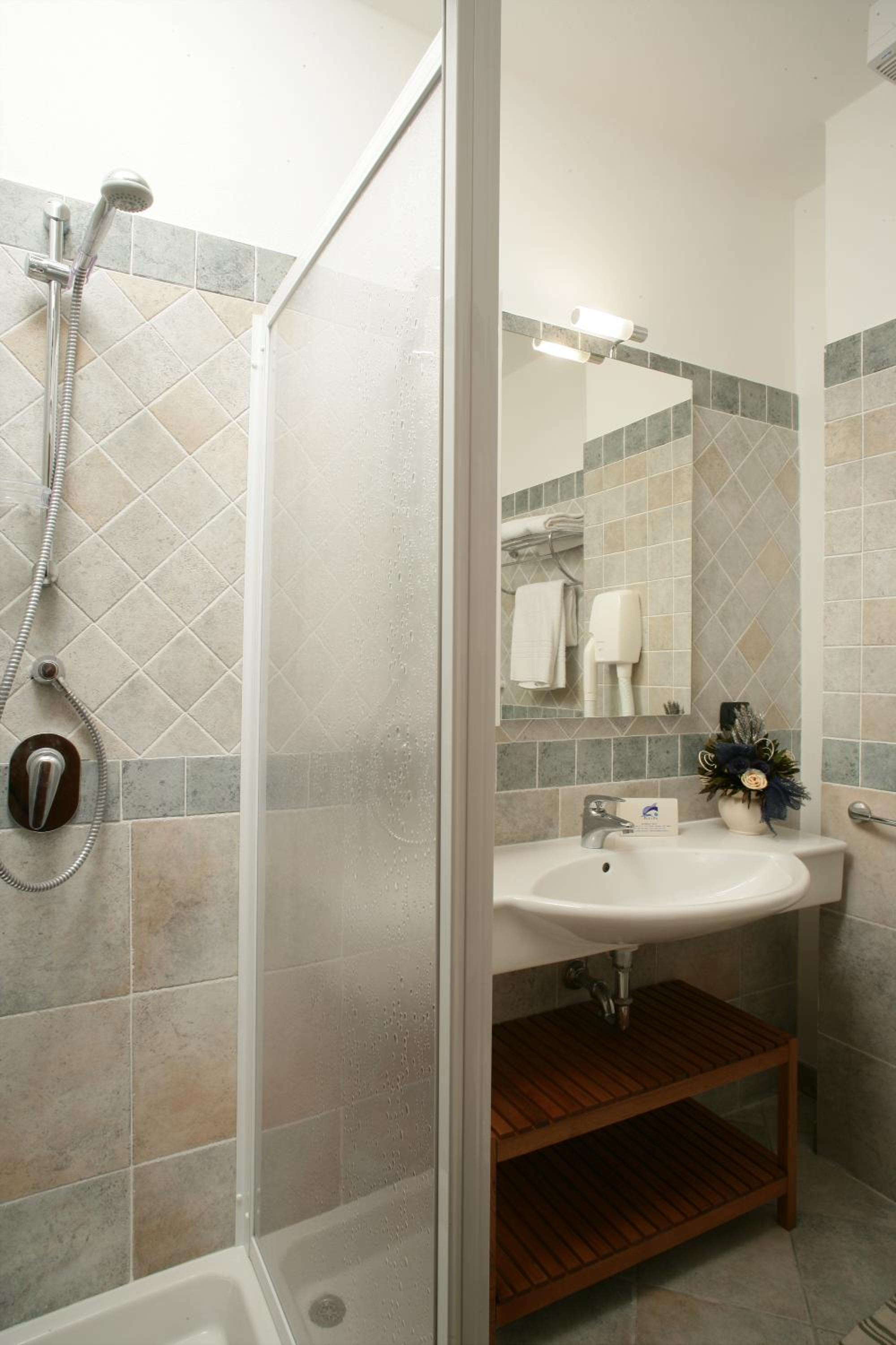 Apartment - Ground Floor photo 3