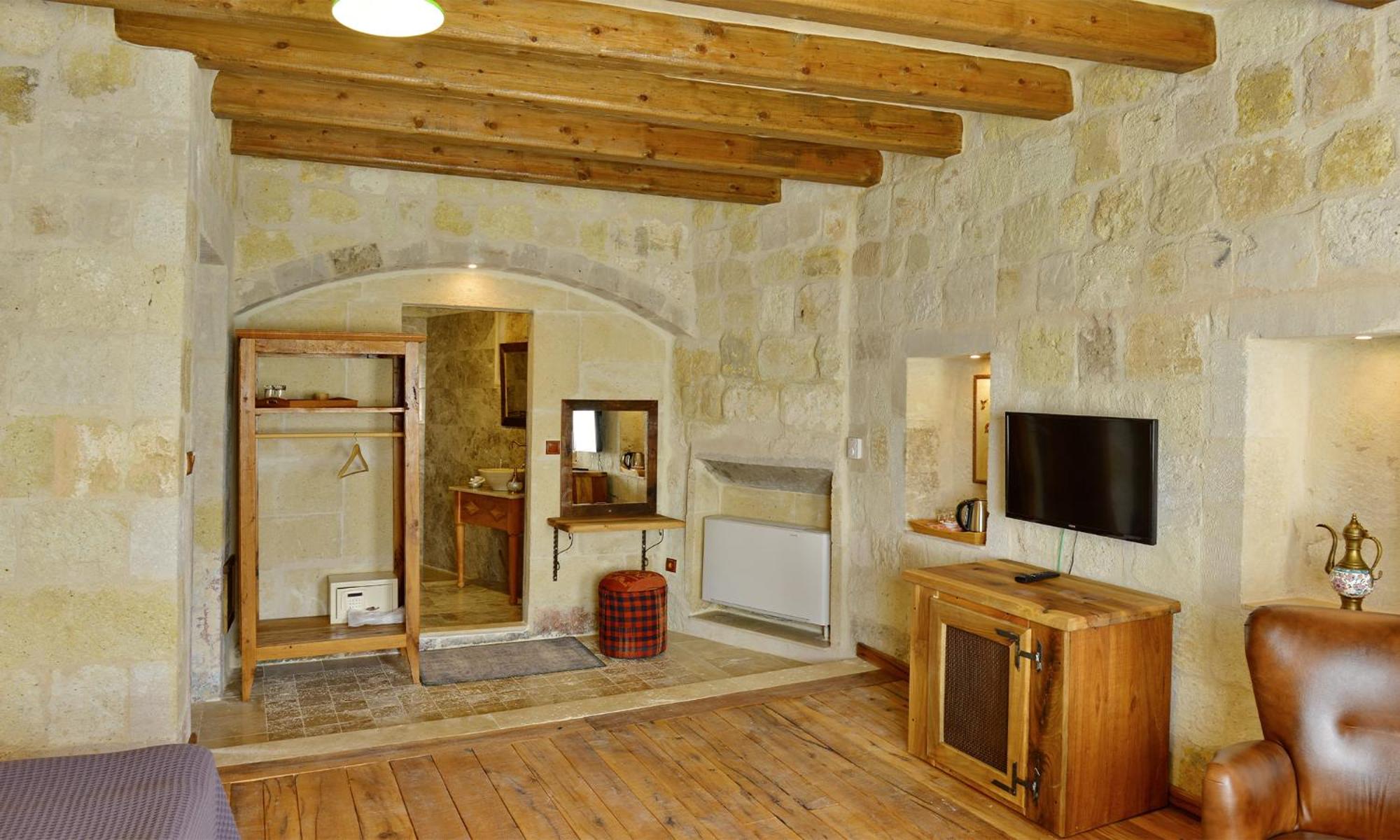 Superior Double or Twin Room with Mountain View - Photo 5