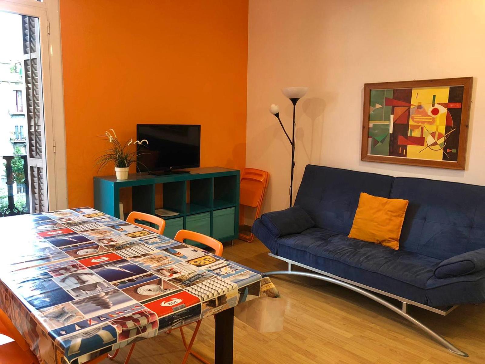 Apartamento de Dos Habitaciones con Terraza