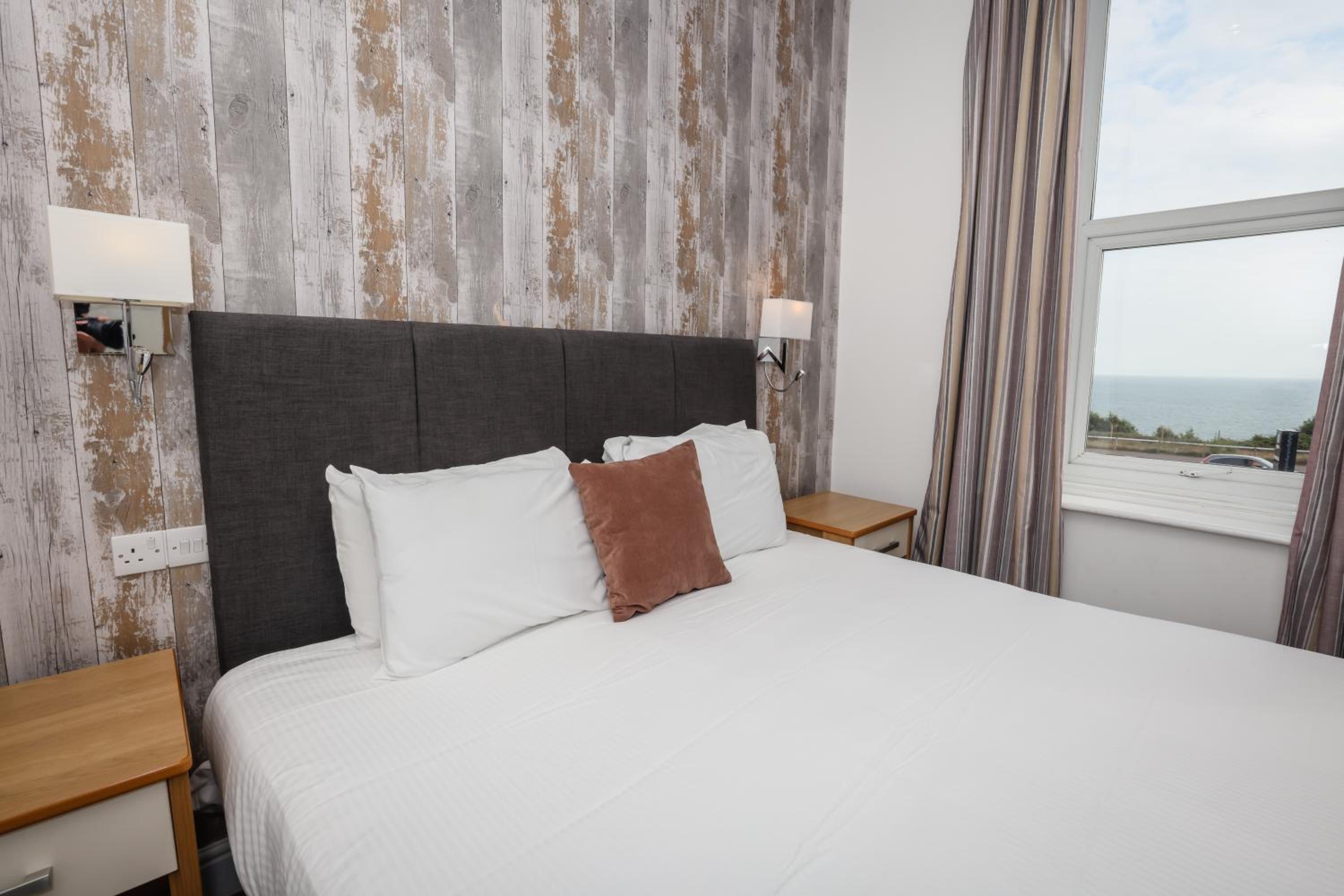 Family Room with Sea View - Photo 18