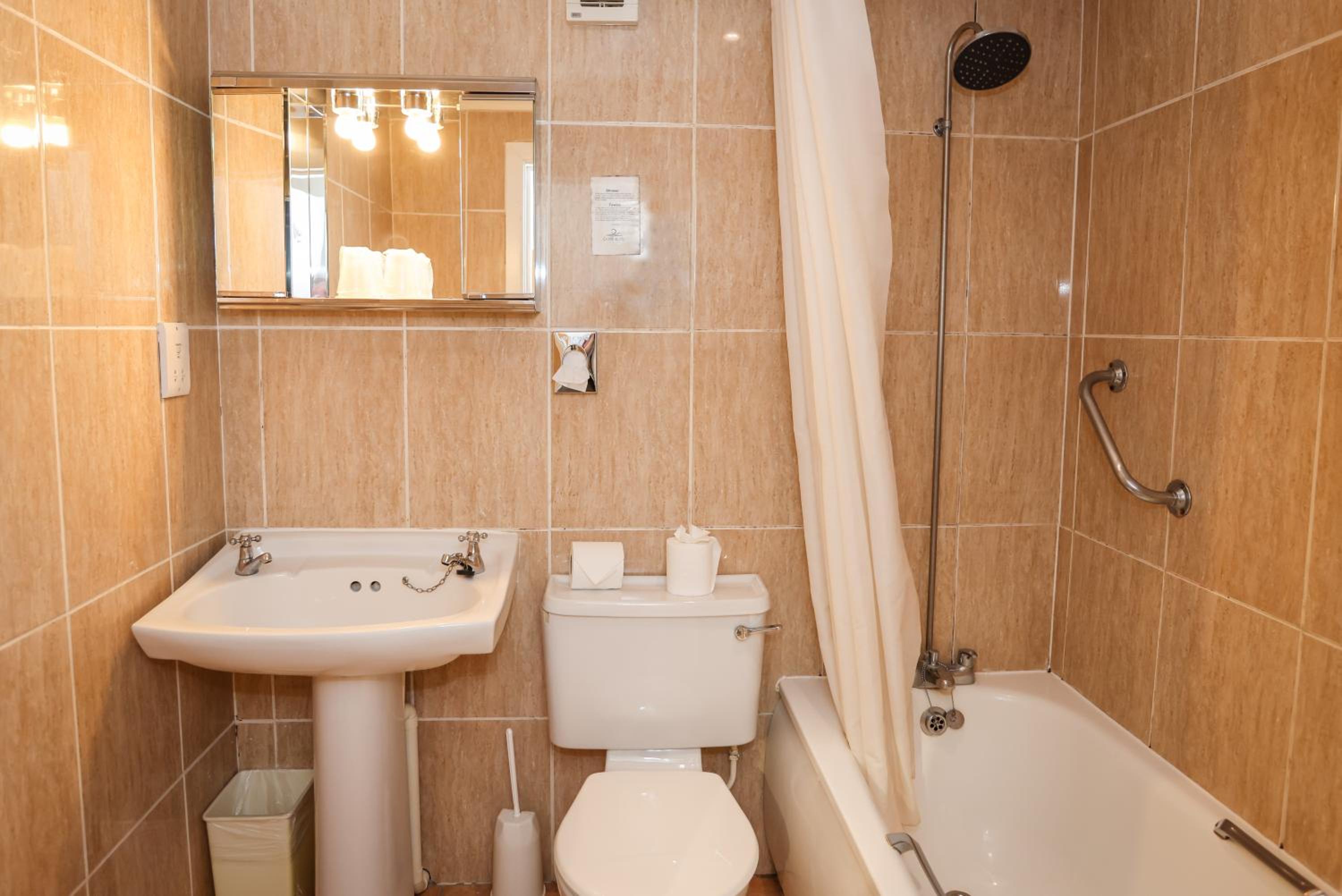 Compact Double Room - Photo 4