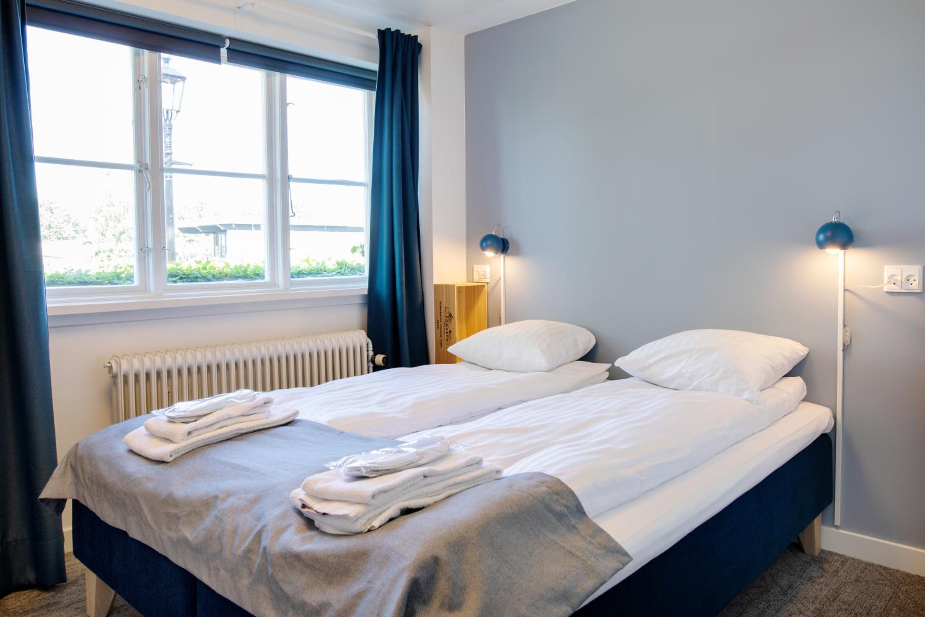 Double or Twin Room with Bathroom - Photo 7