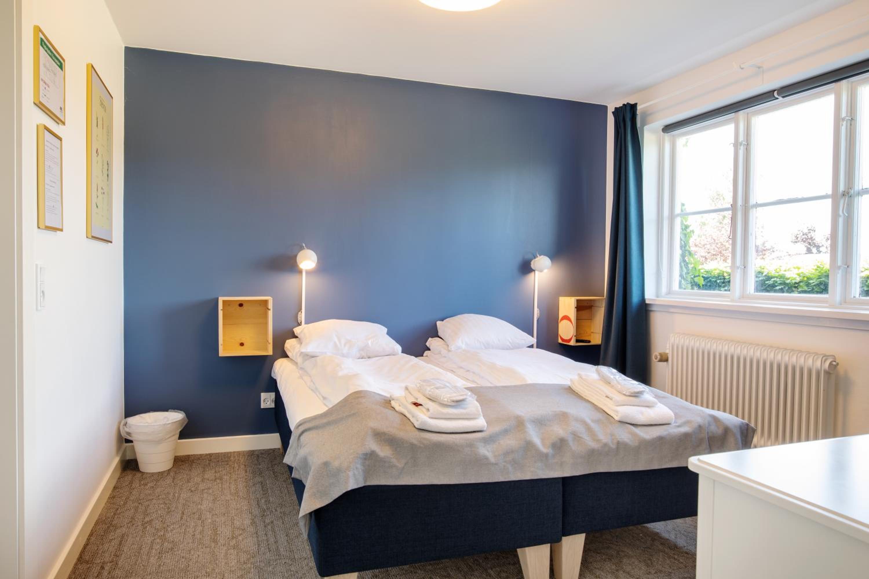 Double or Twin Room with Bathroom - Photo 10